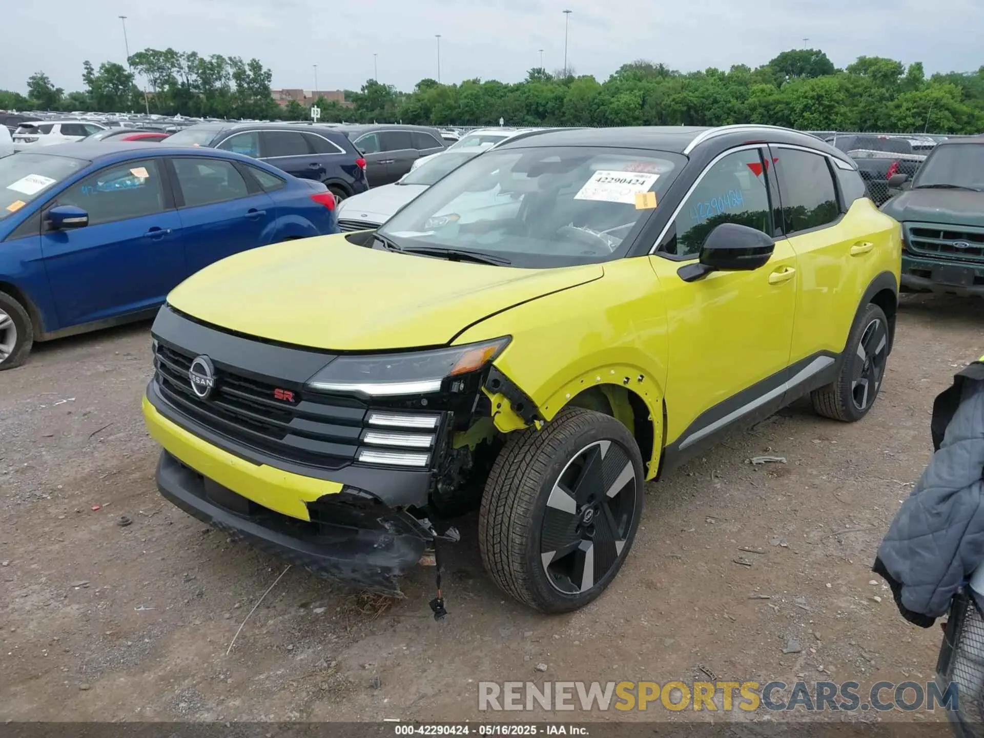2 fotografías del automóvil dañado 3N8AP6DC9SL350020 NISSAN KICKS 2025