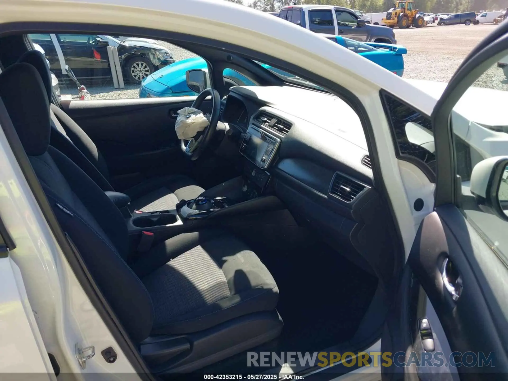 5 fotografías del automóvil dañado 1N4AZ1CP0KC314523 NISSAN LEAF 2019