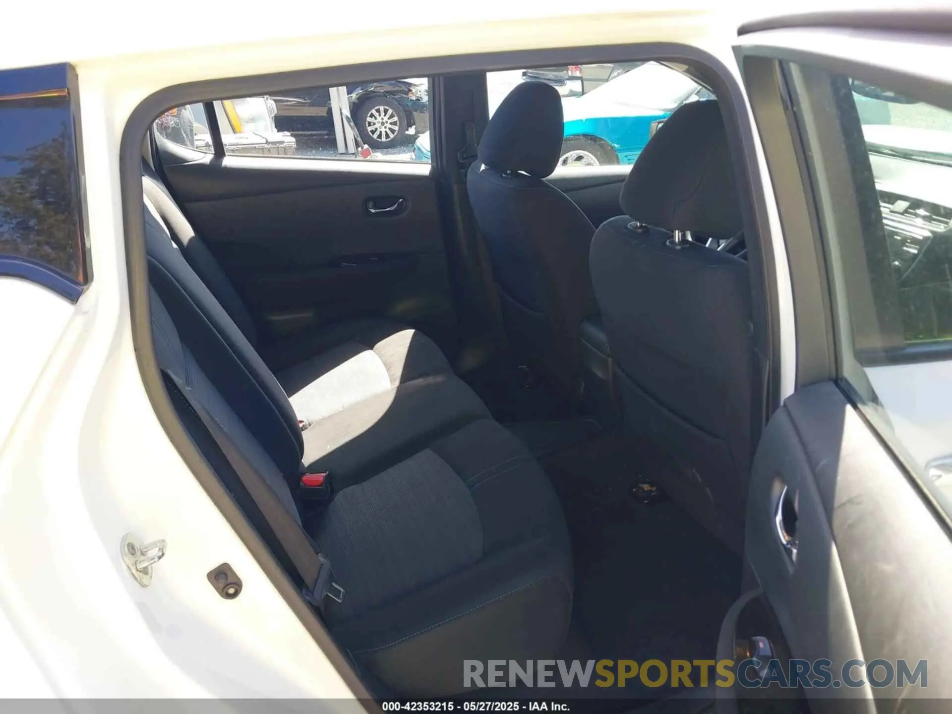 8 fotografías del automóvil dañado 1N4AZ1CP0KC314523 NISSAN LEAF 2019
