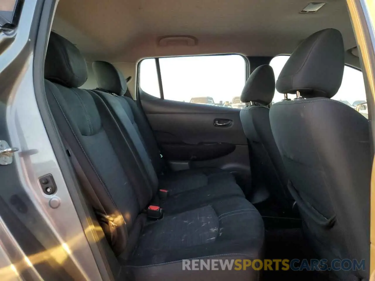 10 fotografías del automóvil dañado 1N4AZ1CP0KC321679 NISSAN LEAF 2019