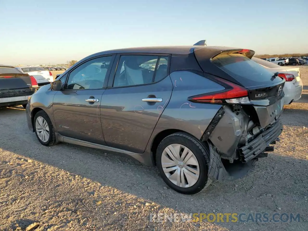 2 fotografías del automóvil dañado 1N4AZ1CP0KC321679 NISSAN LEAF 2019