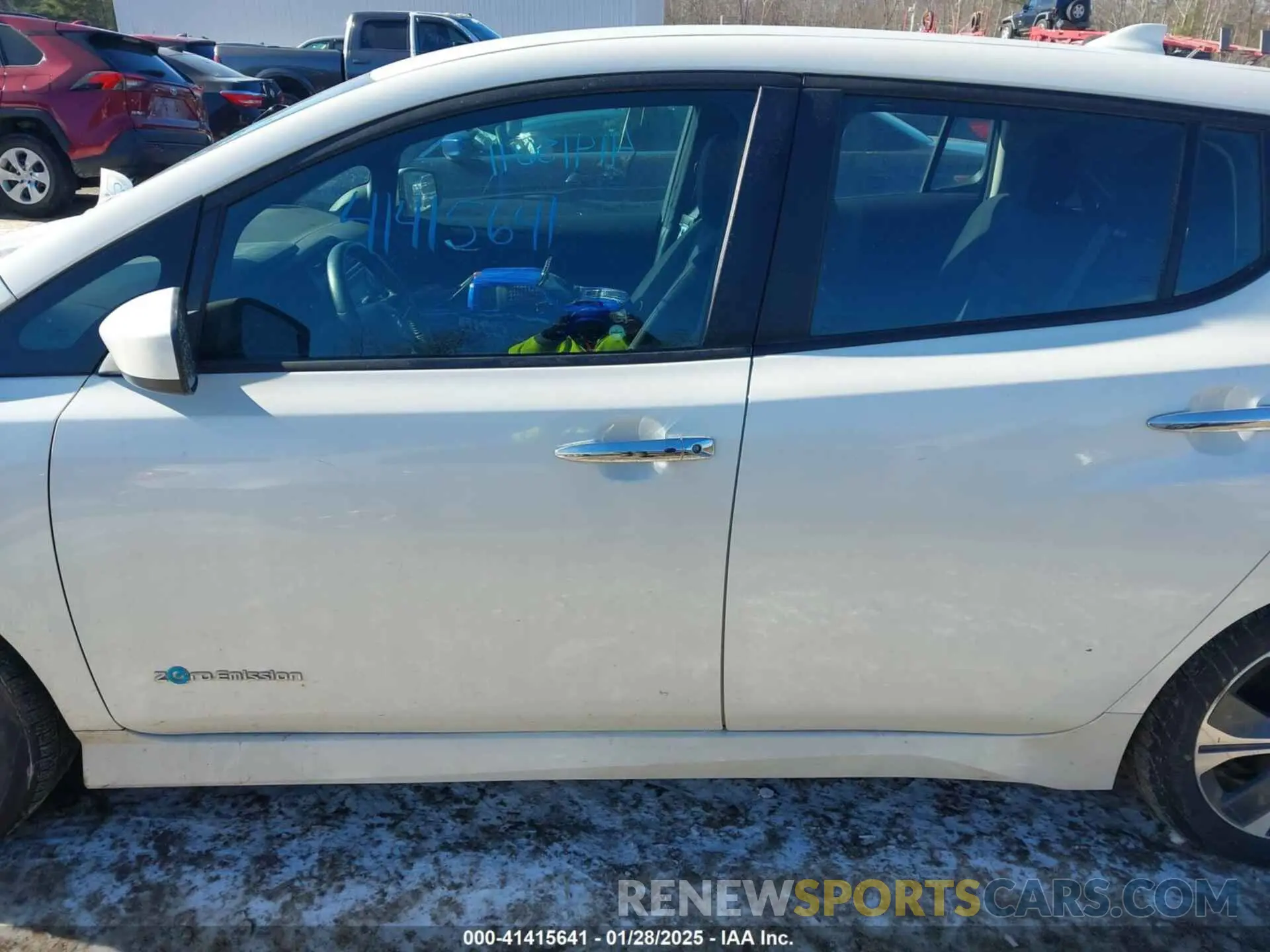 14 fotografías del automóvil dañado 1N4AZ1CP3KC305704 NISSAN LEAF 2019