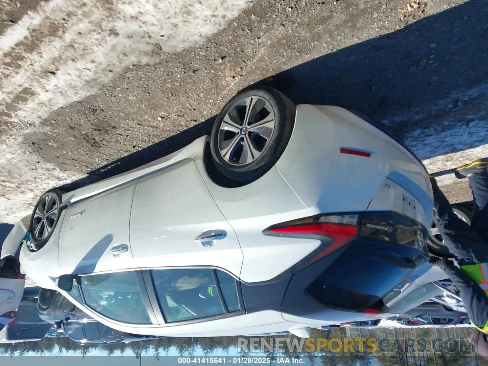 2 fotografías del automóvil dañado 1N4AZ1CP3KC305704 NISSAN LEAF 2019