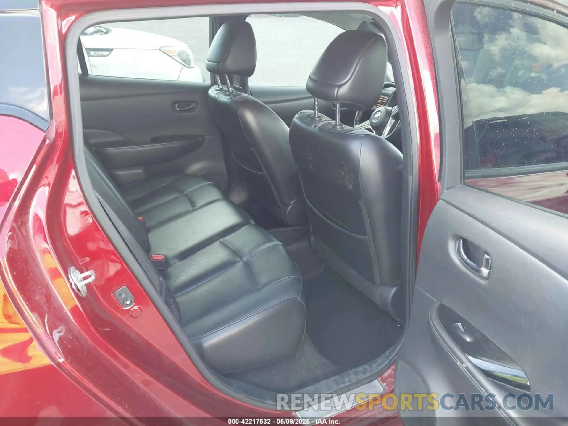 8 fotografías del automóvil dañado 1N4AZ1CP7KC303423 NISSAN LEAF 2019