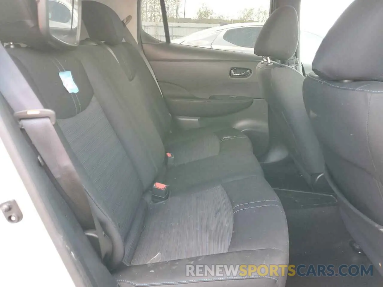 10 fotografías del automóvil dañado 1N4BZ1CP2KC318447 NISSAN LEAF 2019
