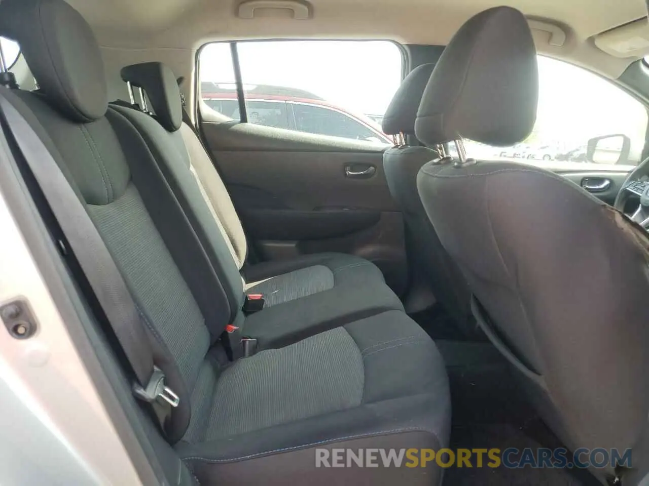 10 fotografías del automóvil dañado 1N4BZ1CP9KC320888 NISSAN LEAF 2019