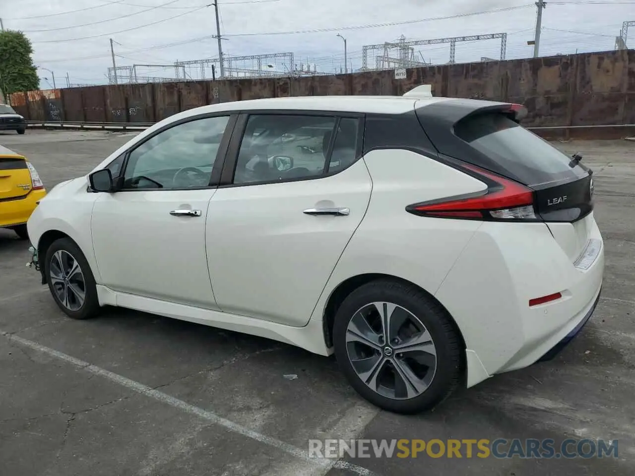 2 fotografías del automóvil dañado 1N4BZ1CP2LC301620 NISSAN LEAF 2020