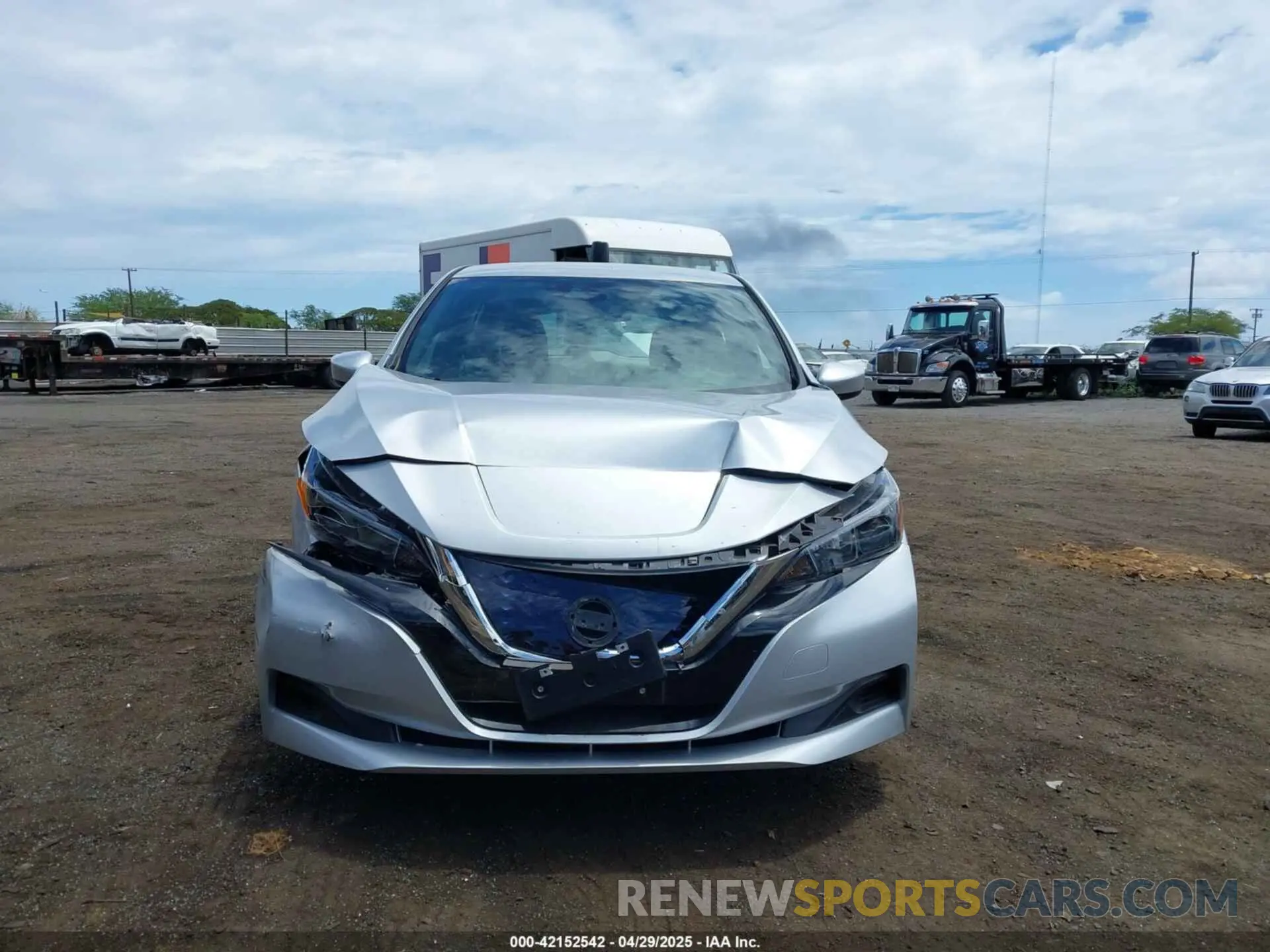 12 fotografías del automóvil dañado 1N4AZ1BV1MC554277 NISSAN LEAF 2021
