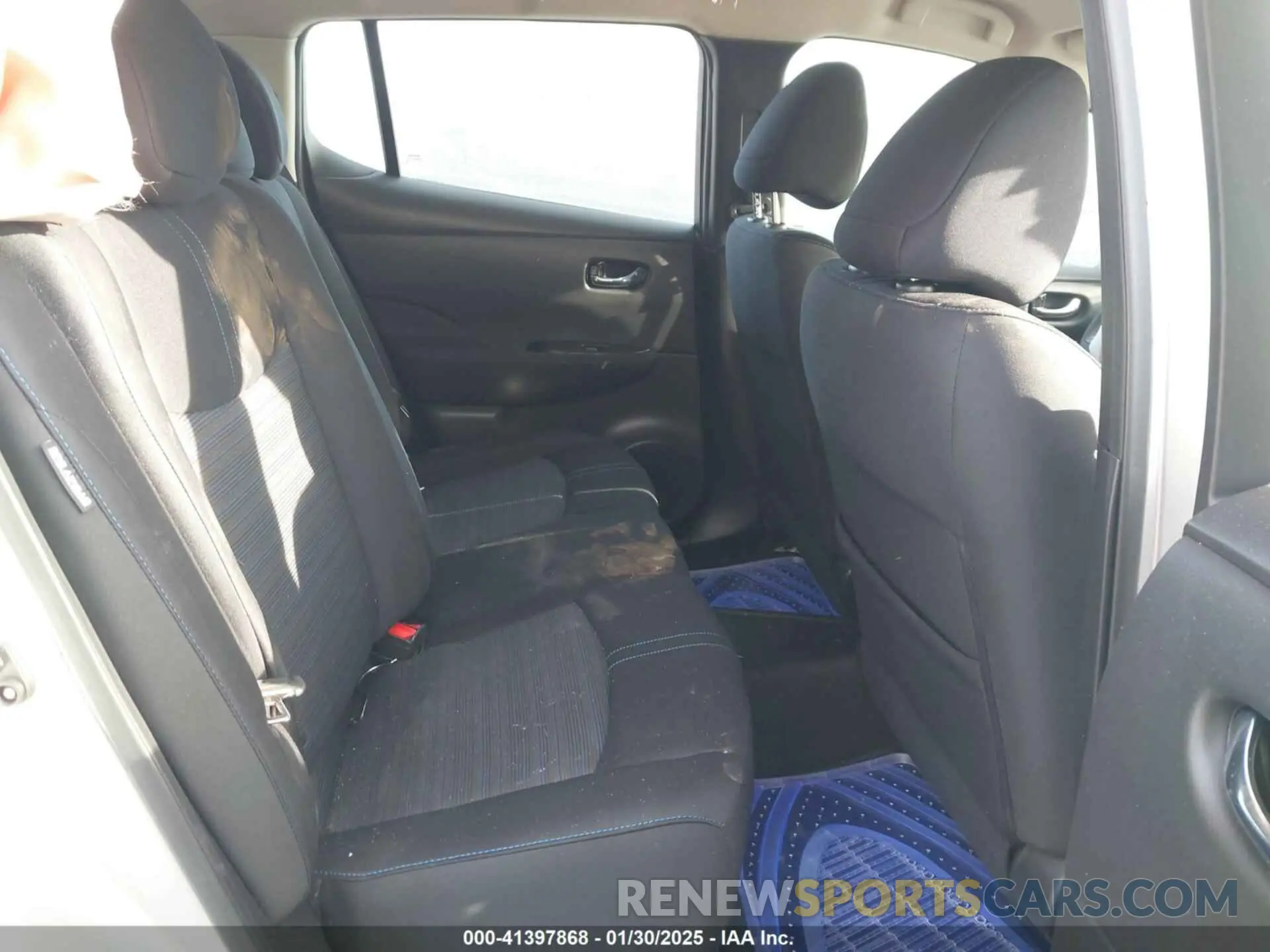 8 fotografías del automóvil dañado 1N4AZ1BV4MC552751 NISSAN LEAF 2021