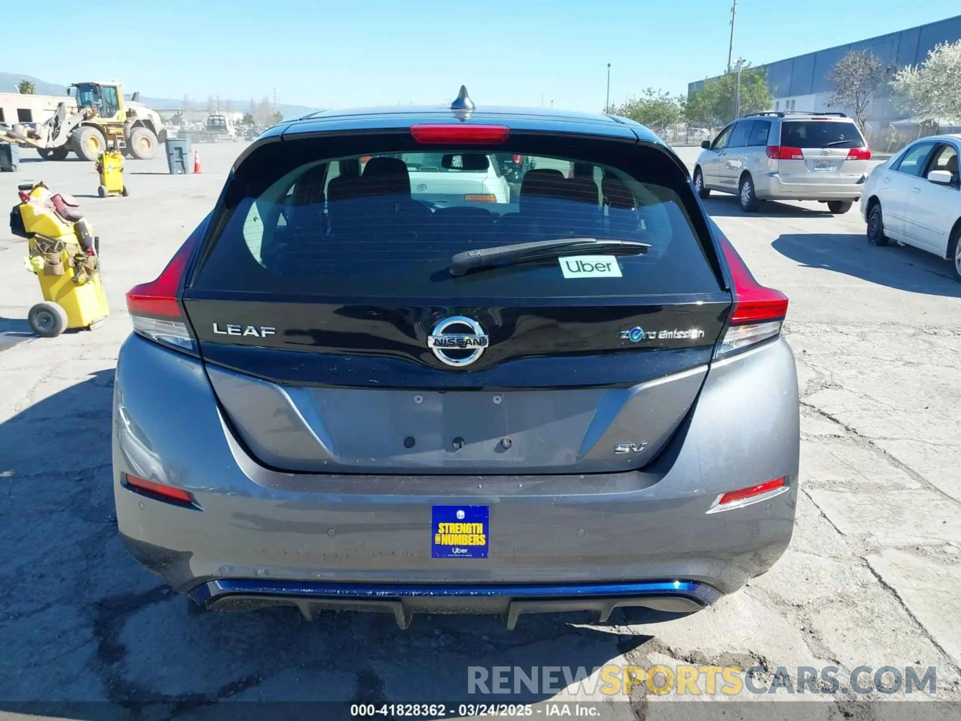 16 fotografías del automóvil dañado 1N4AZ1CV4MC551890 NISSAN LEAF 2021