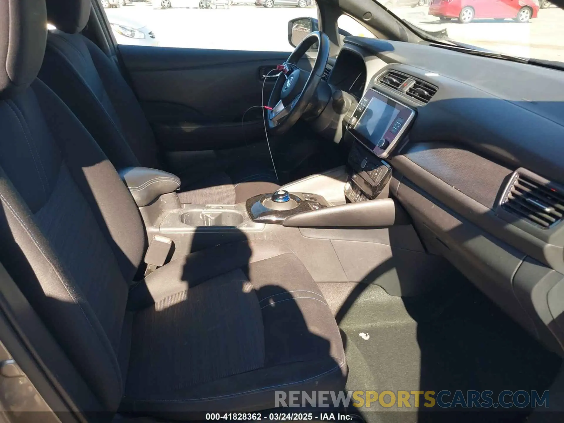 5 fotografías del automóvil dañado 1N4AZ1CV4MC551890 NISSAN LEAF 2021
