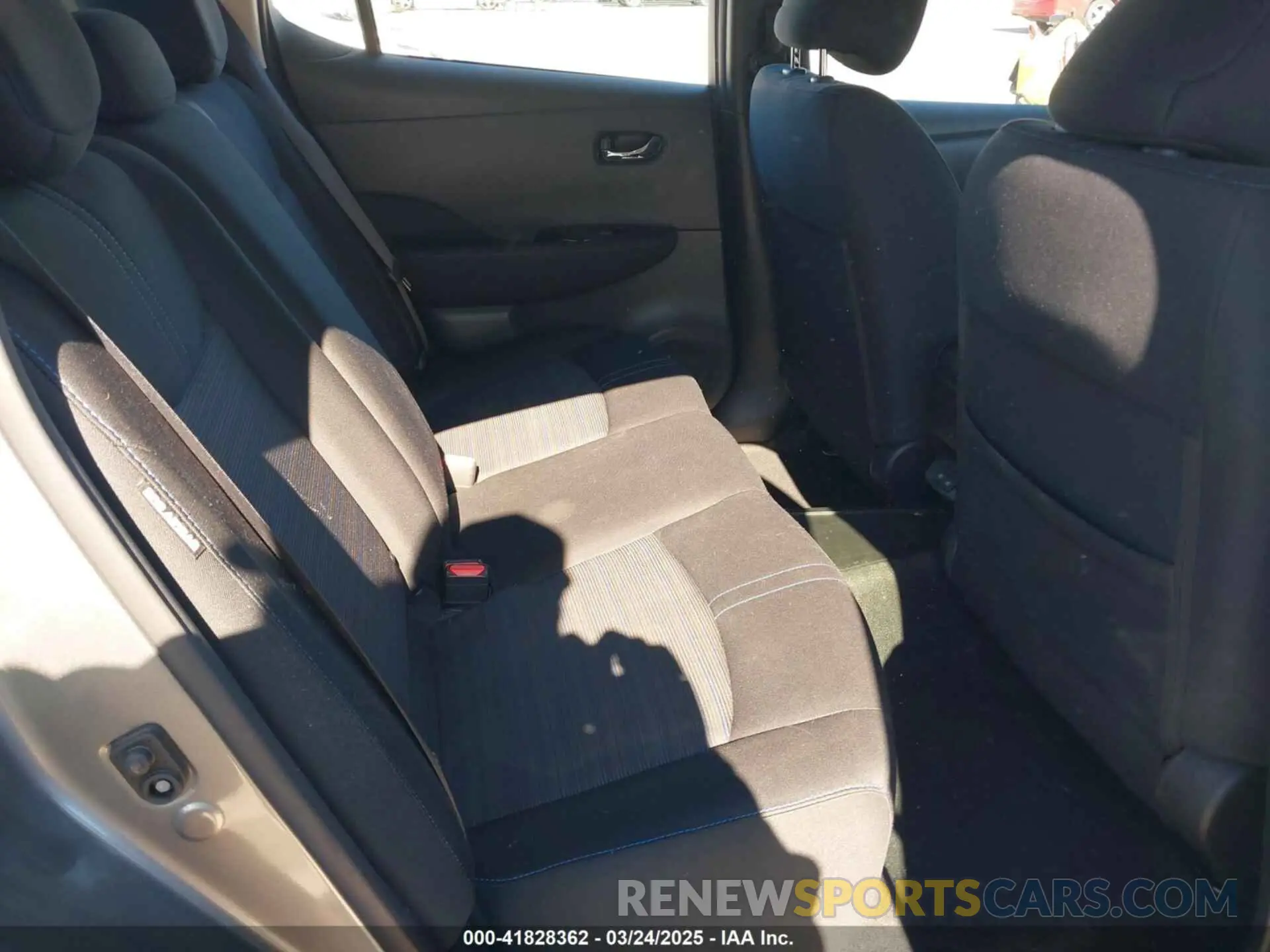 8 fotografías del automóvil dañado 1N4AZ1CV4MC551890 NISSAN LEAF 2021