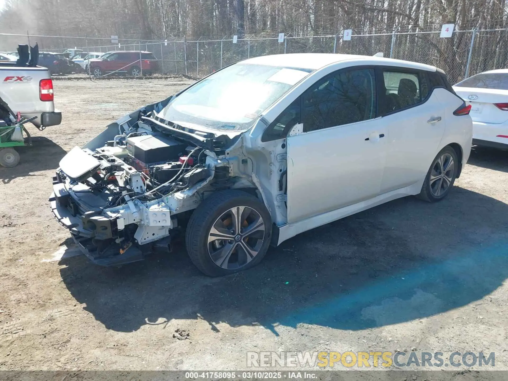 2 fotografías del automóvil dañado 1N4AZ1CV8MC556168 NISSAN LEAF 2021