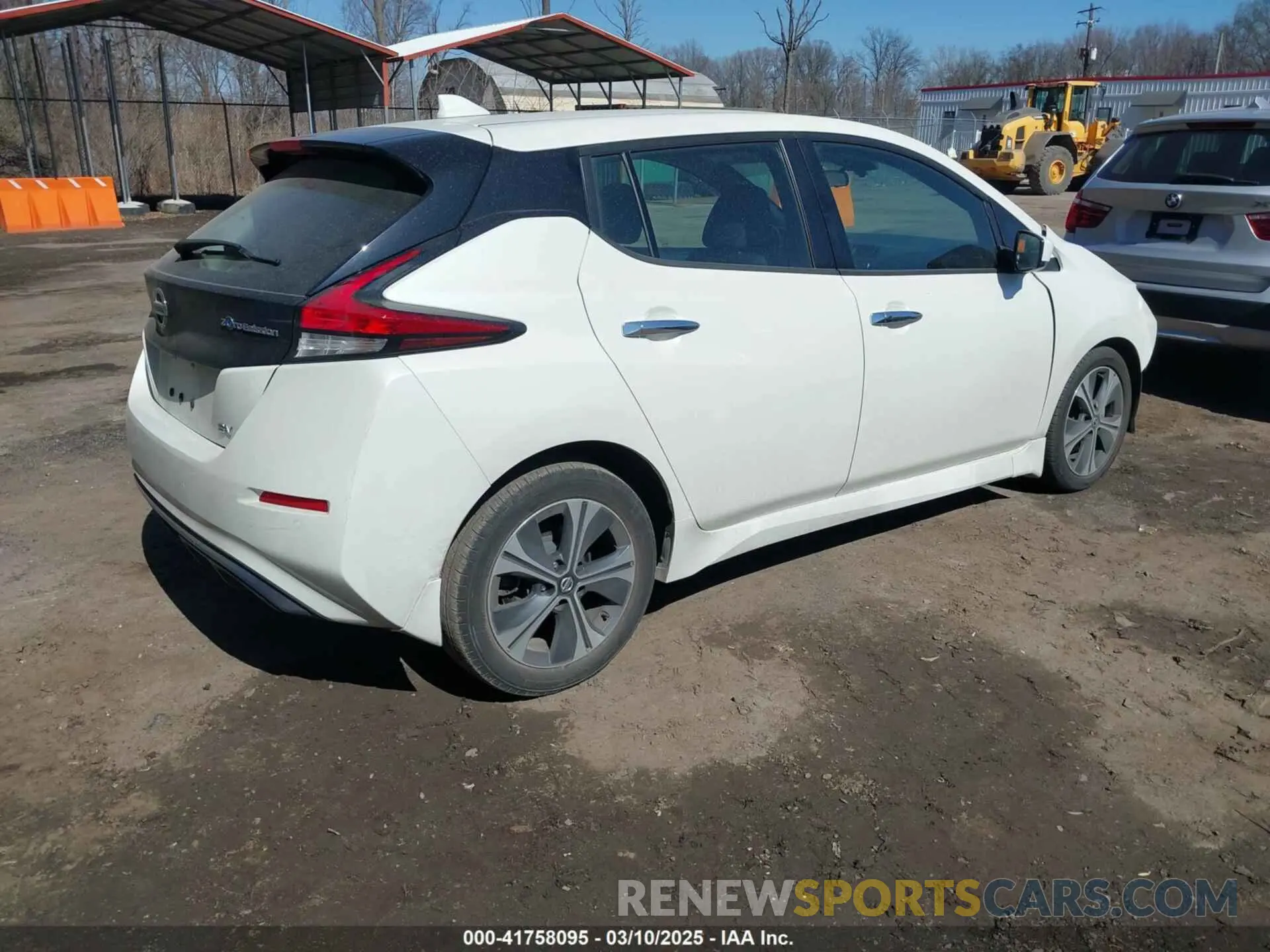 4 fotografías del automóvil dañado 1N4AZ1CV8MC556168 NISSAN LEAF 2021