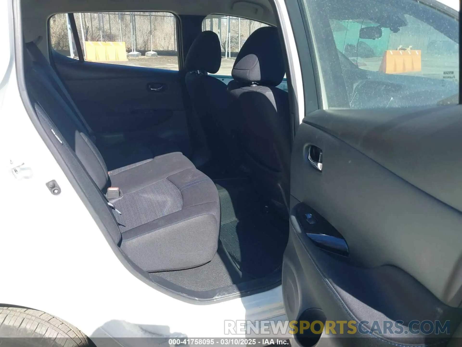 8 fotografías del automóvil dañado 1N4AZ1CV8MC556168 NISSAN LEAF 2021