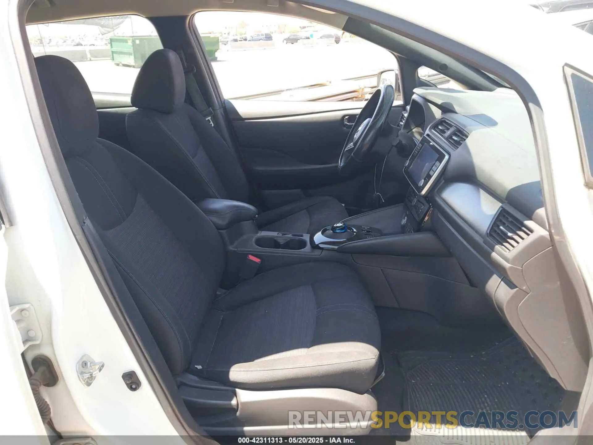 5 fotografías del automóvil dañado 1N4BZ1CV7MC551533 NISSAN LEAF 2021