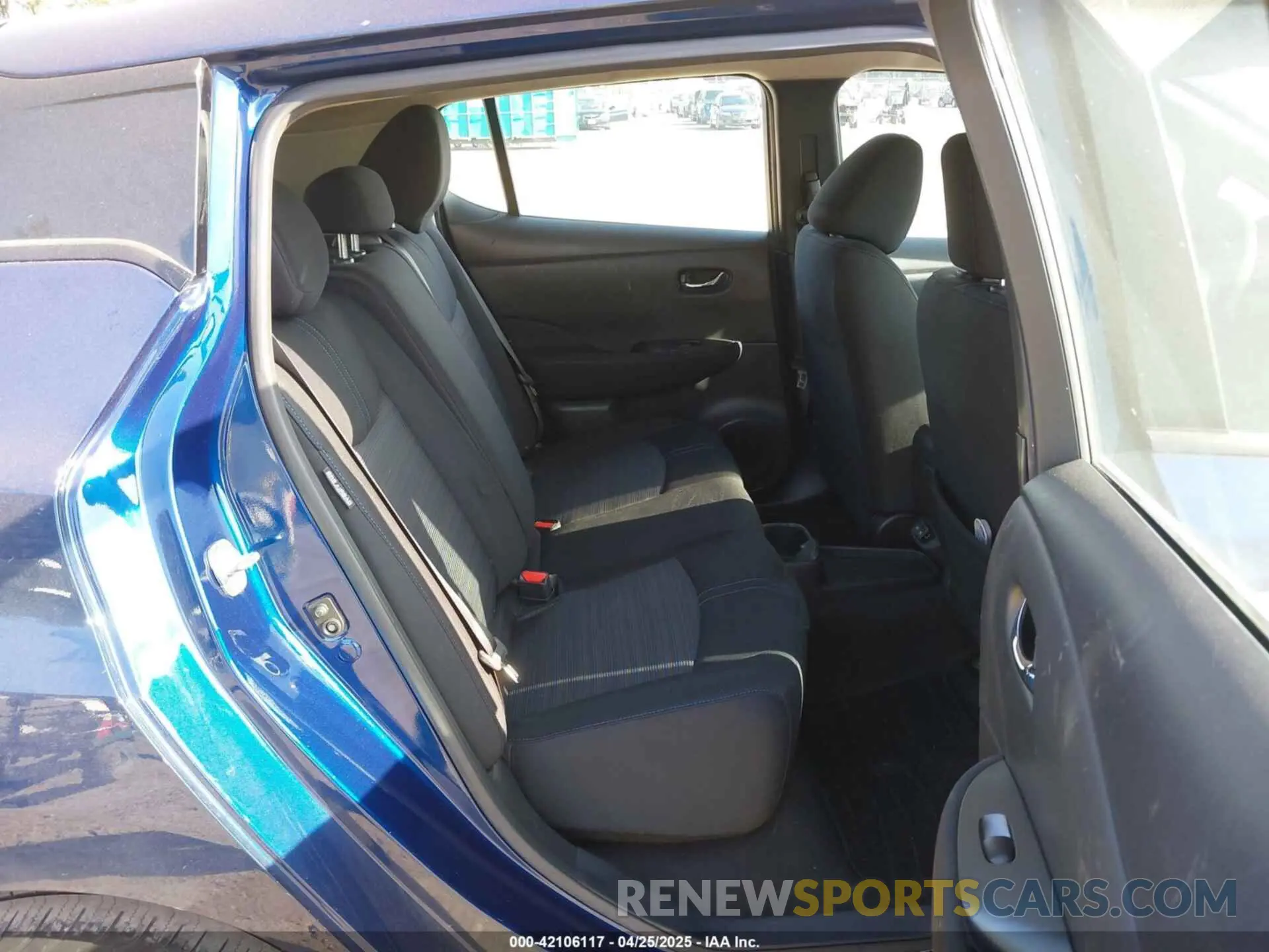 8 fotografías del automóvil dañado 1N4AZ1BV6NC555913 NISSAN LEAF 2022