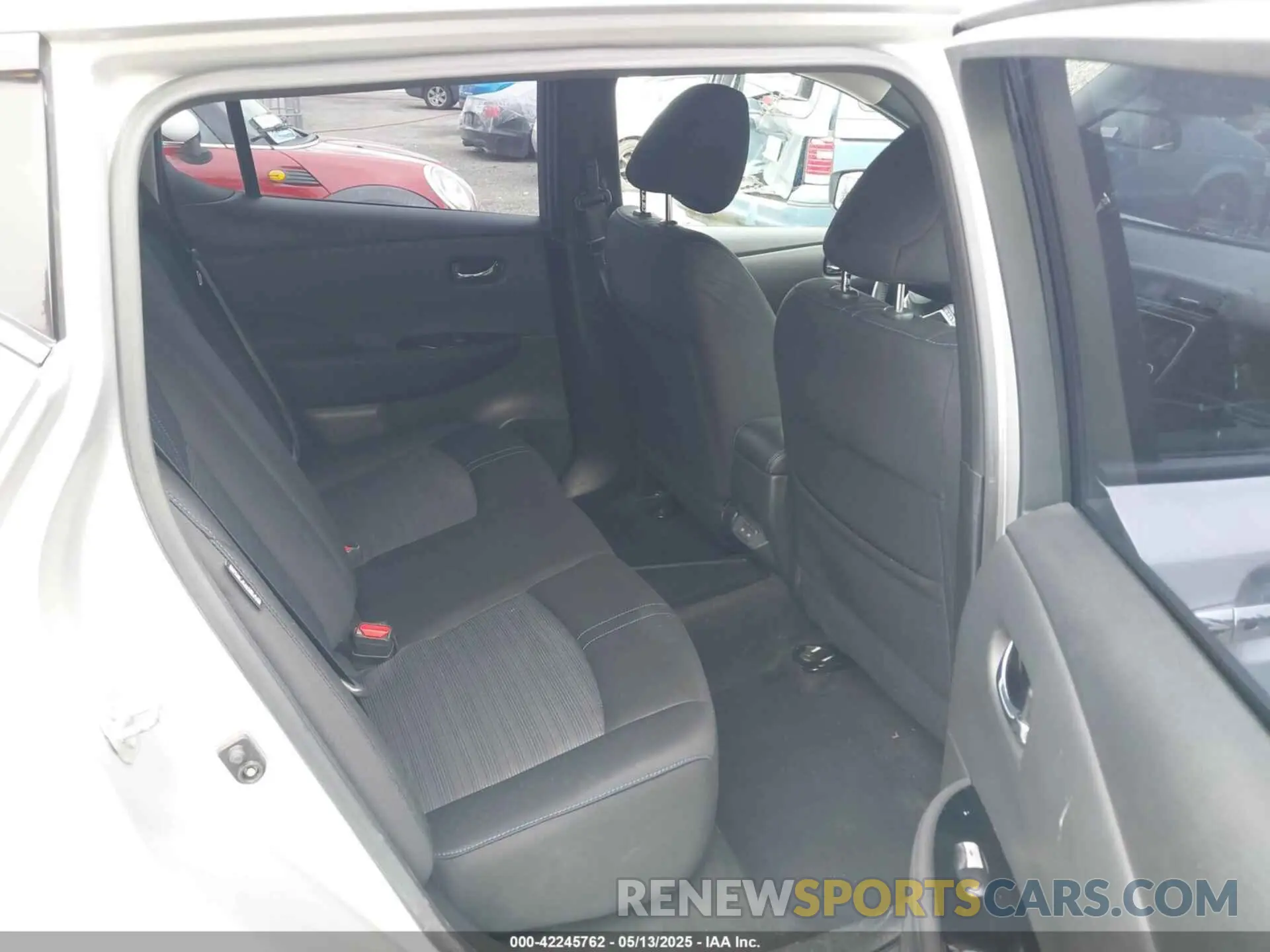 8 fotografías del automóvil dañado 1N4AZ1CV5NC551964 NISSAN LEAF 2022