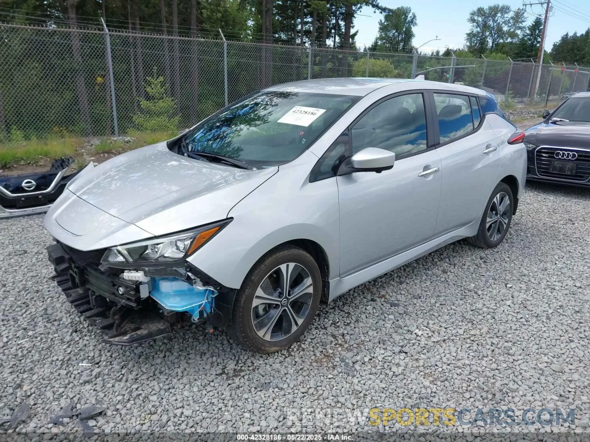 2 fotografías del automóvil dañado 1N4BZ1CV4NC550485 NISSAN LEAF 2022
