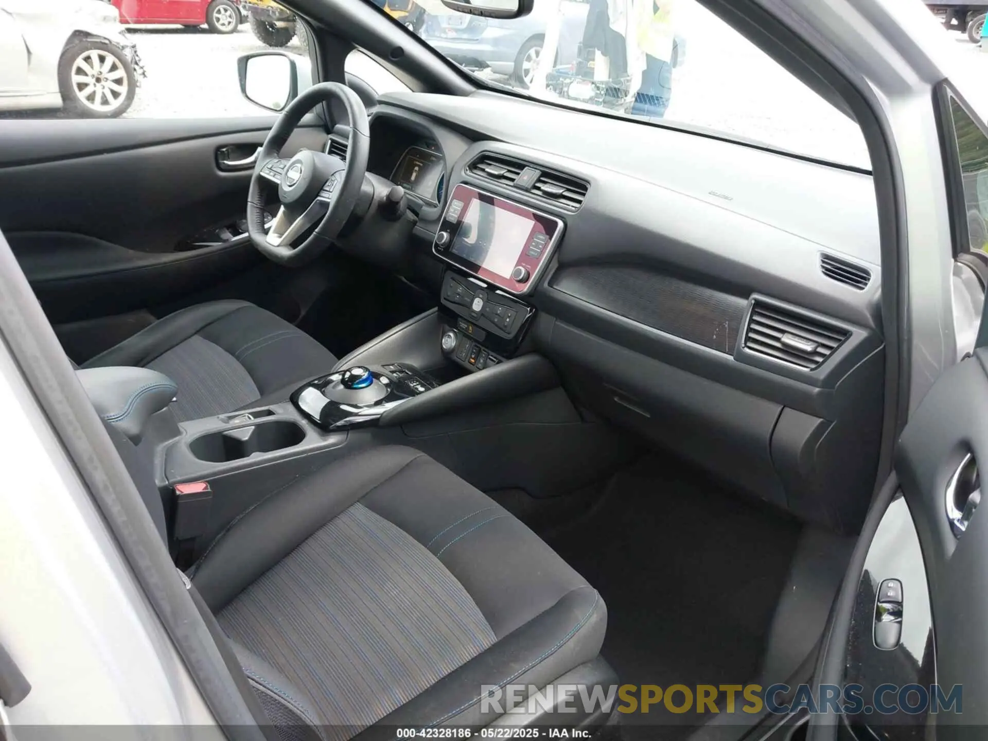 5 fotografías del automóvil dañado 1N4BZ1CV4NC550485 NISSAN LEAF 2022