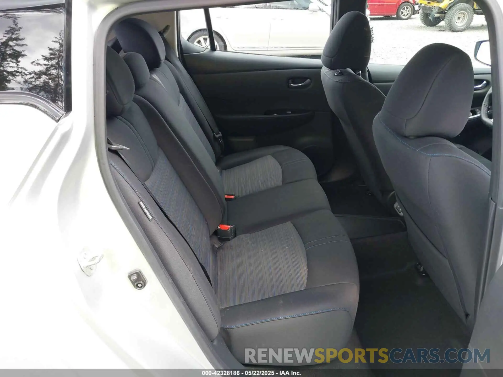 8 fotografías del automóvil dañado 1N4BZ1CV4NC550485 NISSAN LEAF 2022