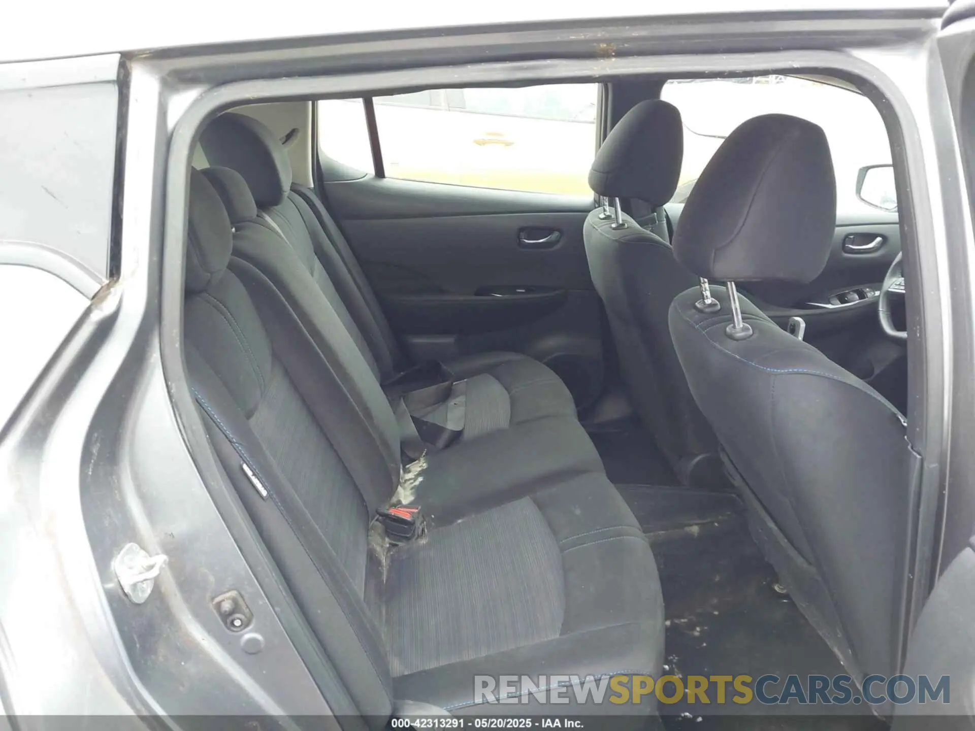 8 fotografías del automóvil dañado 1N4BZ1CV4NC562331 NISSAN LEAF 2022