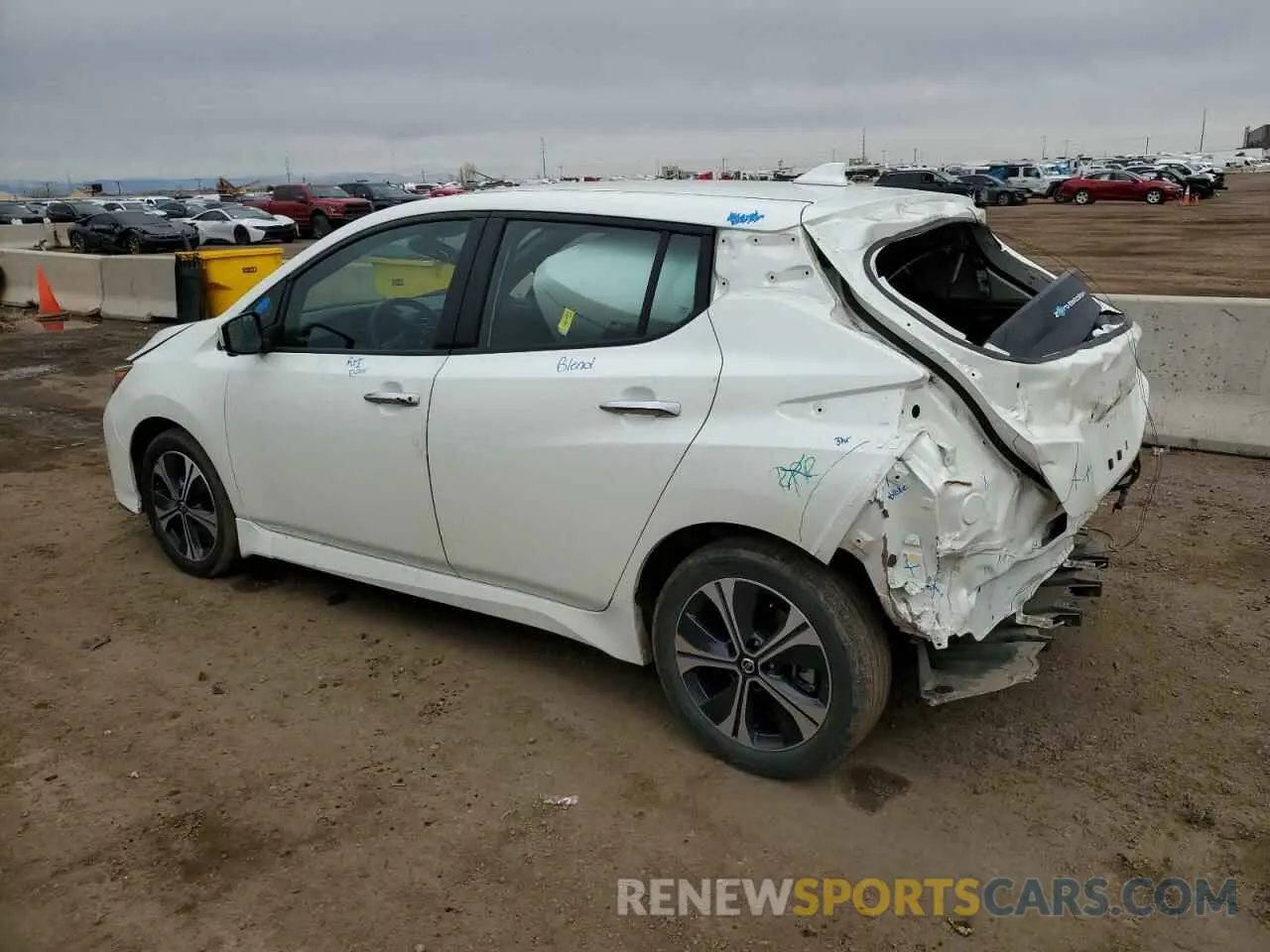 2 fotografías del automóvil dañado 1N4BZ1CV5NC563634 NISSAN LEAF 2022