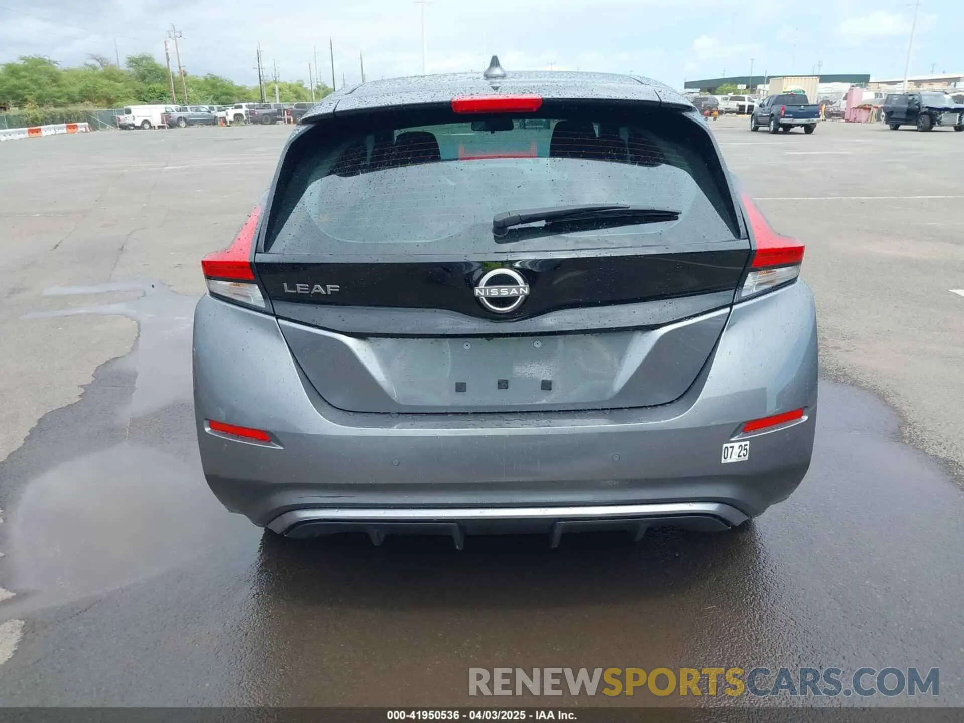 15 fotografías del automóvil dañado 1N4AZ1BV1PC562206 NISSAN LEAF 2023