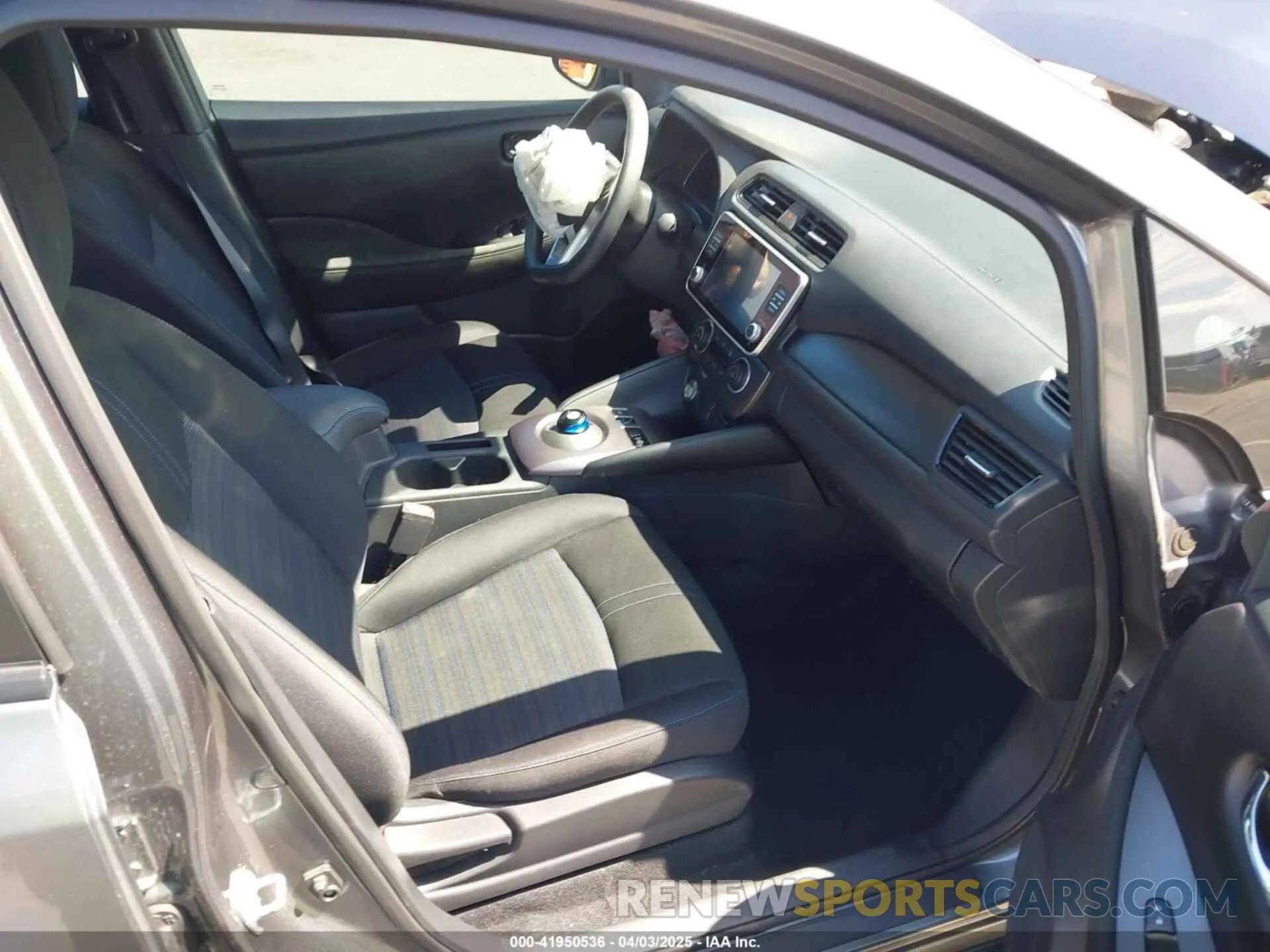5 fotografías del automóvil dañado 1N4AZ1BV1PC562206 NISSAN LEAF 2023