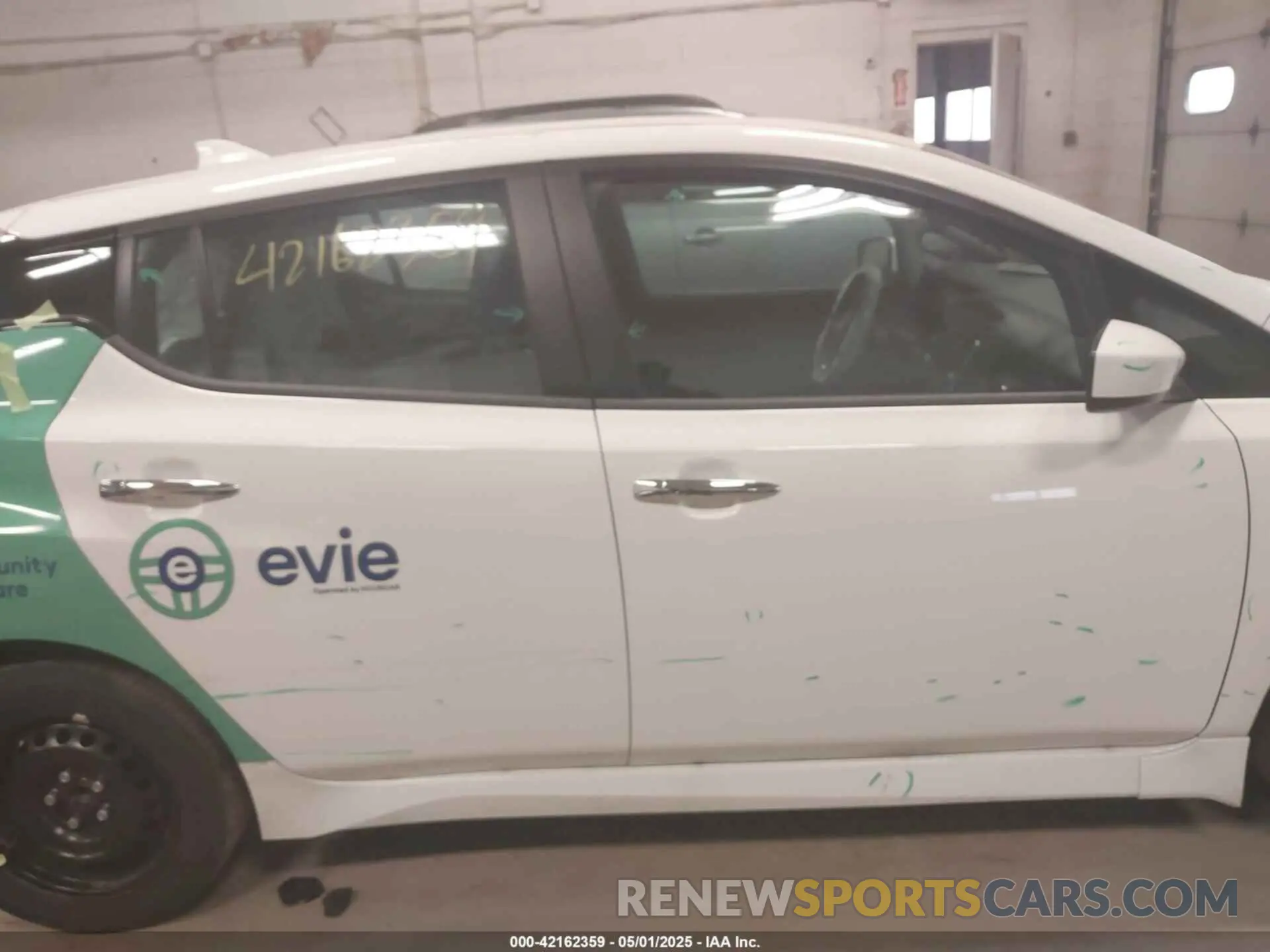 13 fotografías del automóvil dañado 1N4AZ1BV8PC559724 NISSAN LEAF 2023