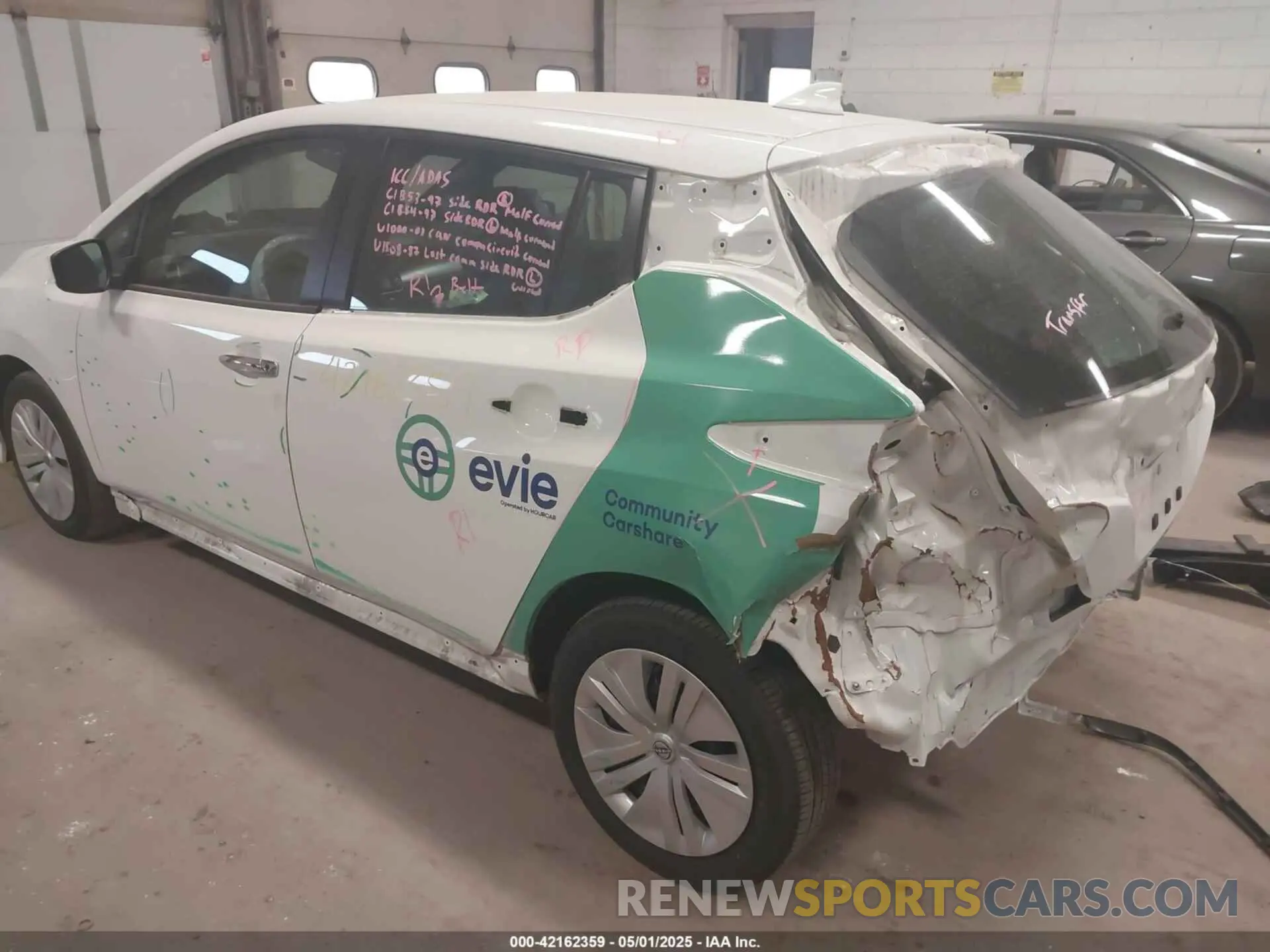 3 fotografías del automóvil dañado 1N4AZ1BV8PC559724 NISSAN LEAF 2023