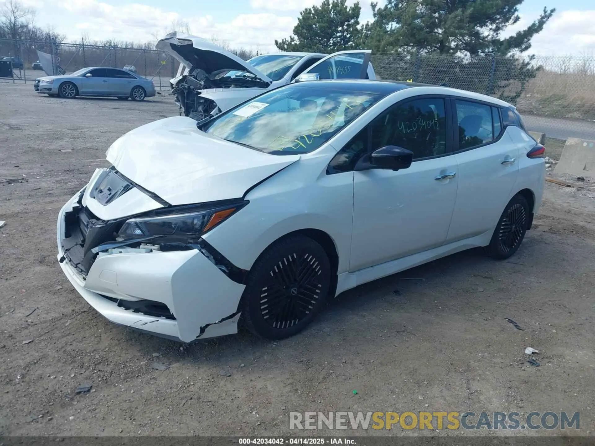 2 fotografías del automóvil dañado 1N4CZ1CV4PC557184 NISSAN LEAF 2023