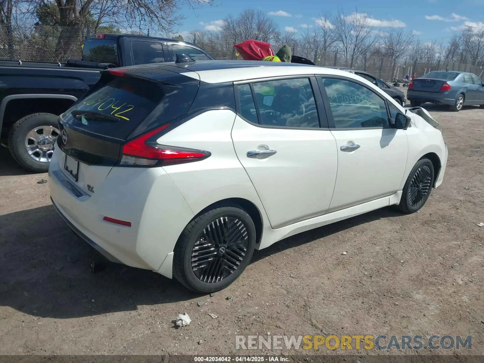 4 fotografías del automóvil dañado 1N4CZ1CV4PC557184 NISSAN LEAF 2023