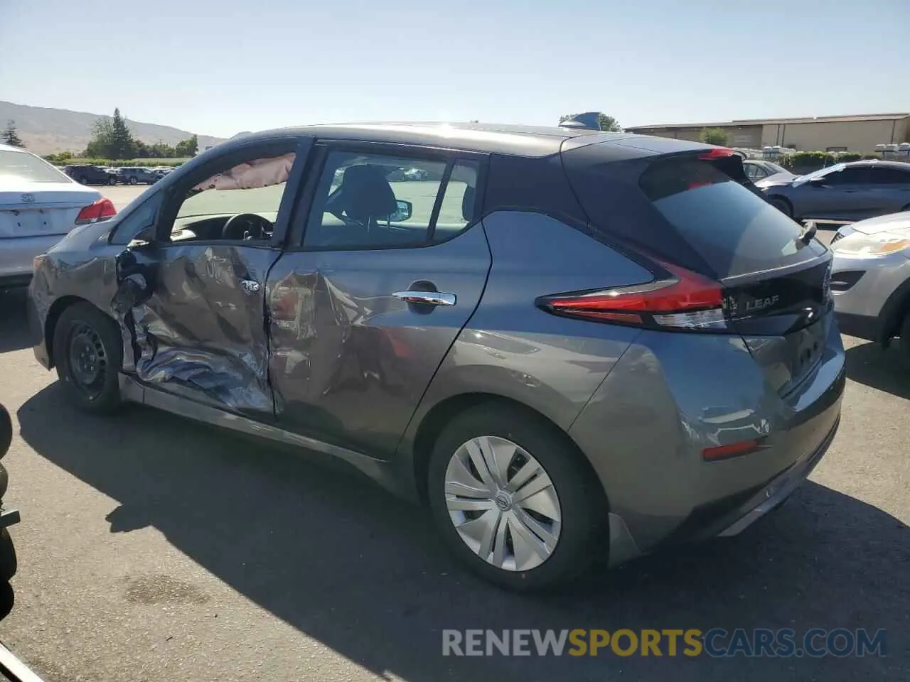 2 fotografías del automóvil dañado 1N4AZ1BV6RC556582 NISSAN LEAF 2024