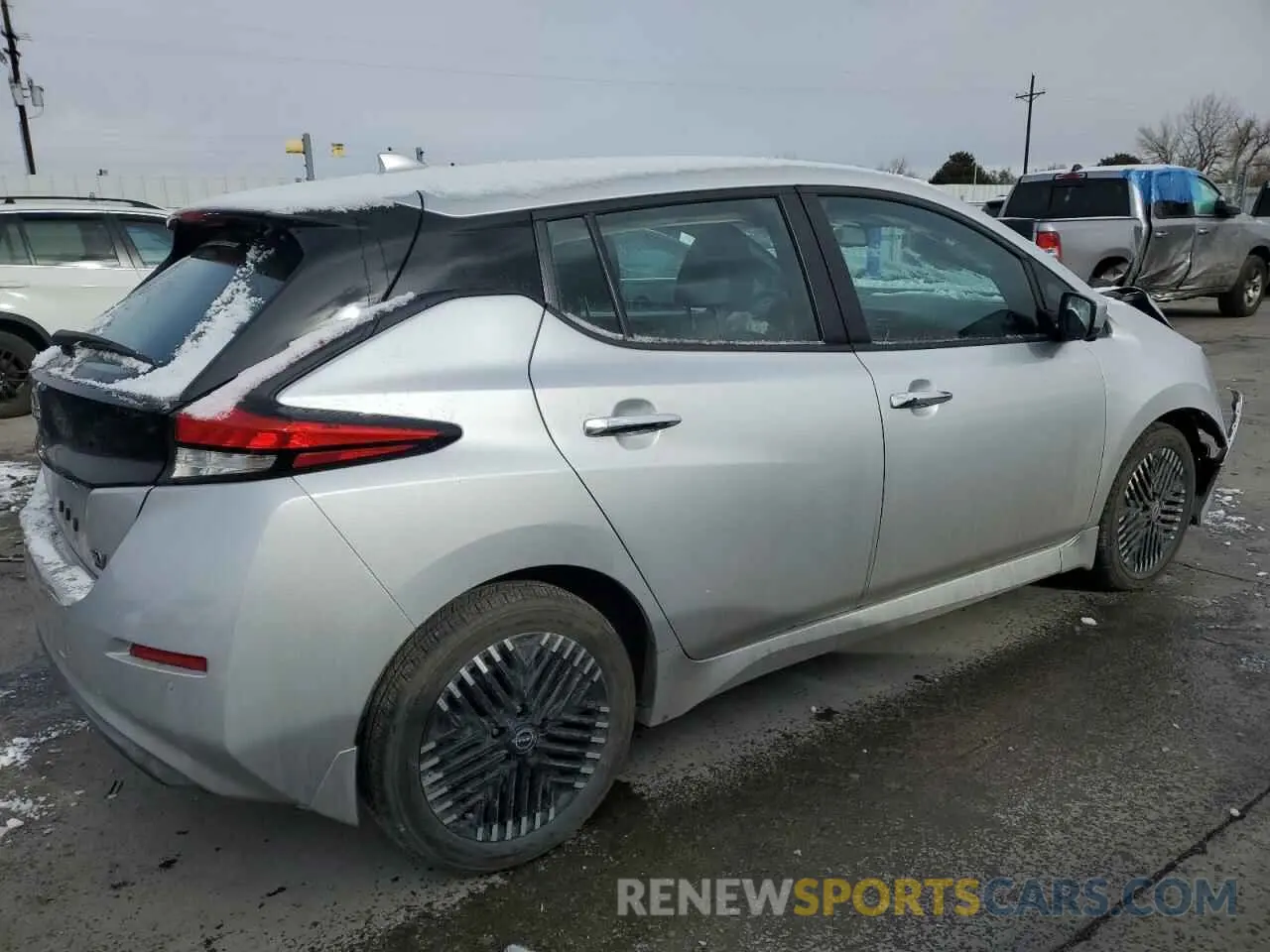 3 fotografías del automóvil dañado 1N4CZ1CV7RC553147 NISSAN LEAF 2024