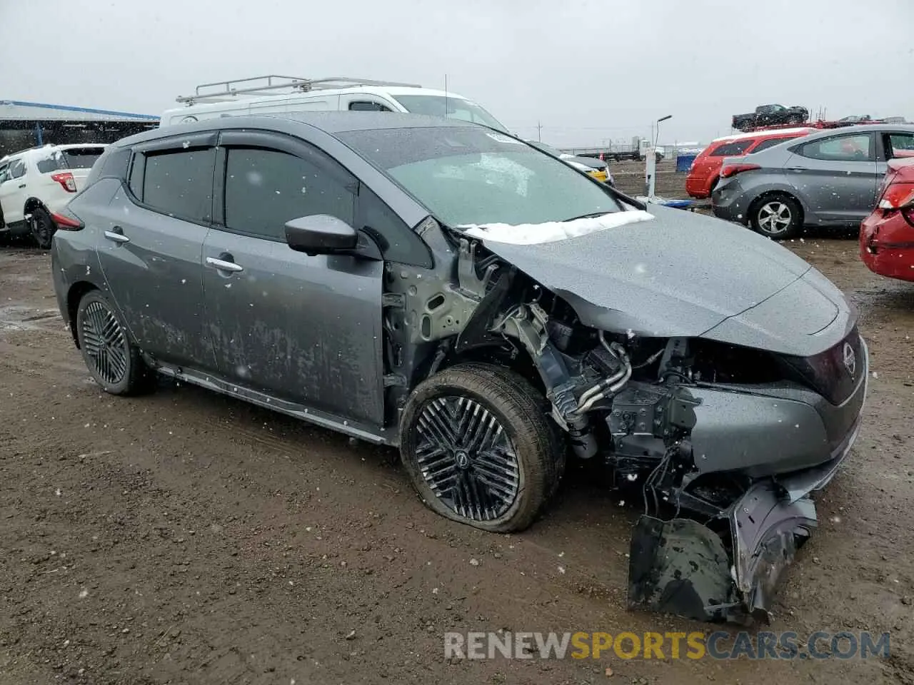 4 fotografías del automóvil dañado 1N4CZ1CV9SC557643 NISSAN LEAF 2025