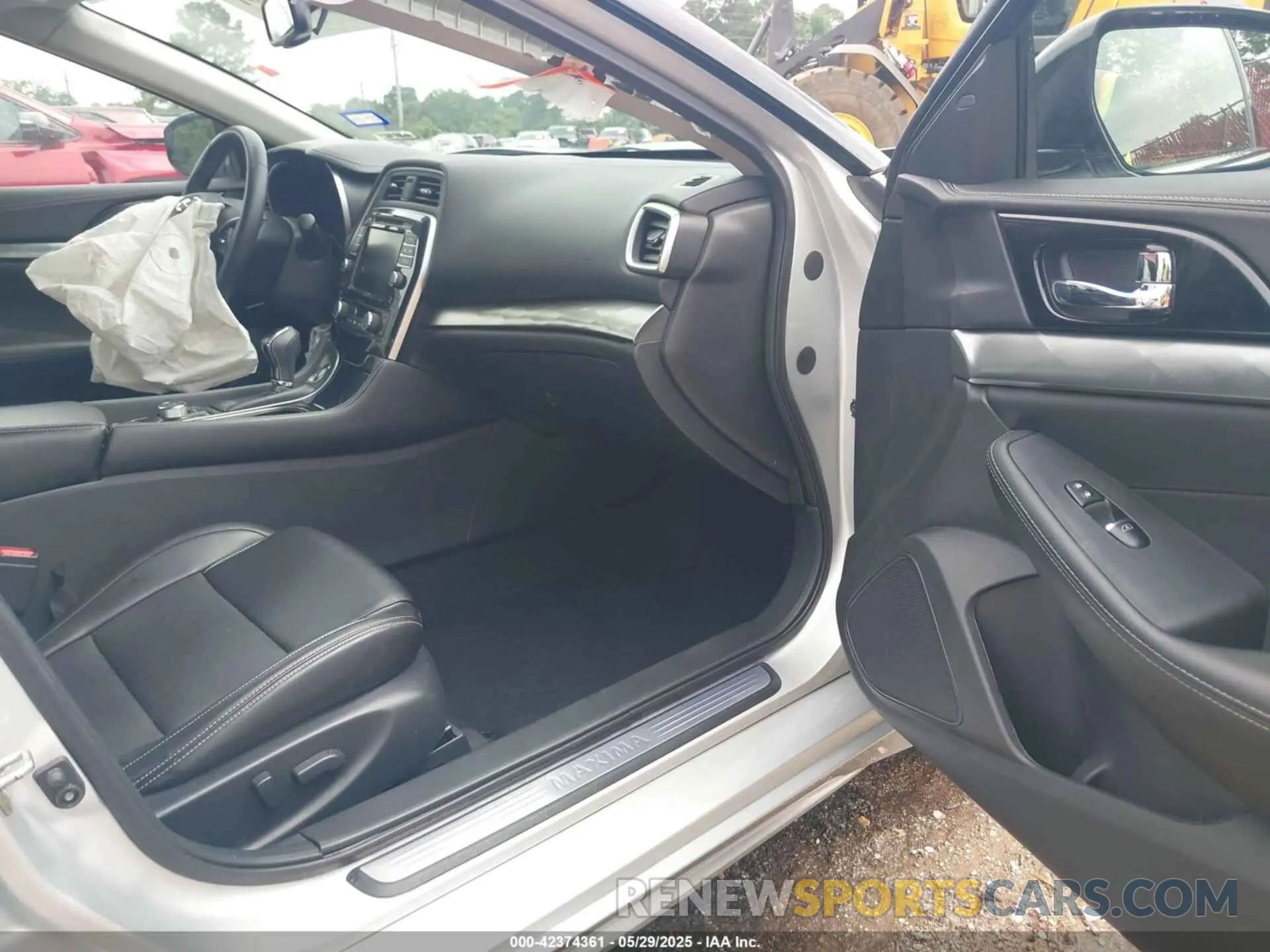 5 fotografías del automóvil dañado 1N4AA6AV1KC361453 NISSAN MAXIMA 2019