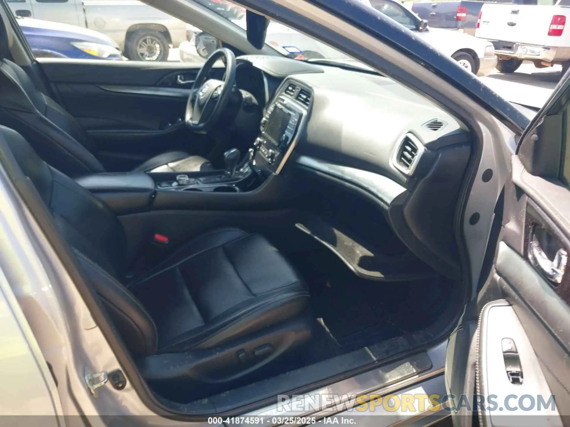 5 fotografías del automóvil dañado 1N4AA6AV1KC373456 NISSAN MAXIMA 2019