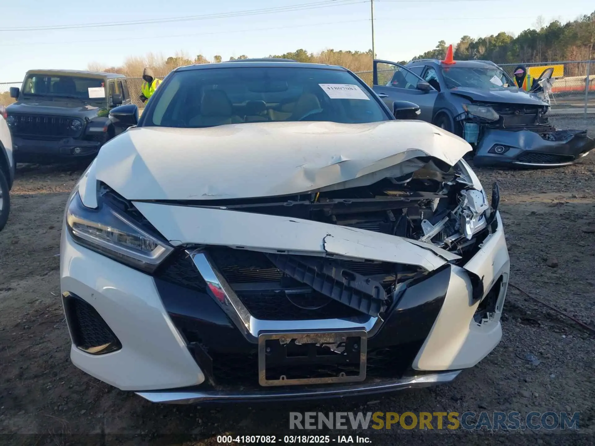 12 fotografías del automóvil dañado 1N4AA6AV1KC375062 NISSAN MAXIMA 2019