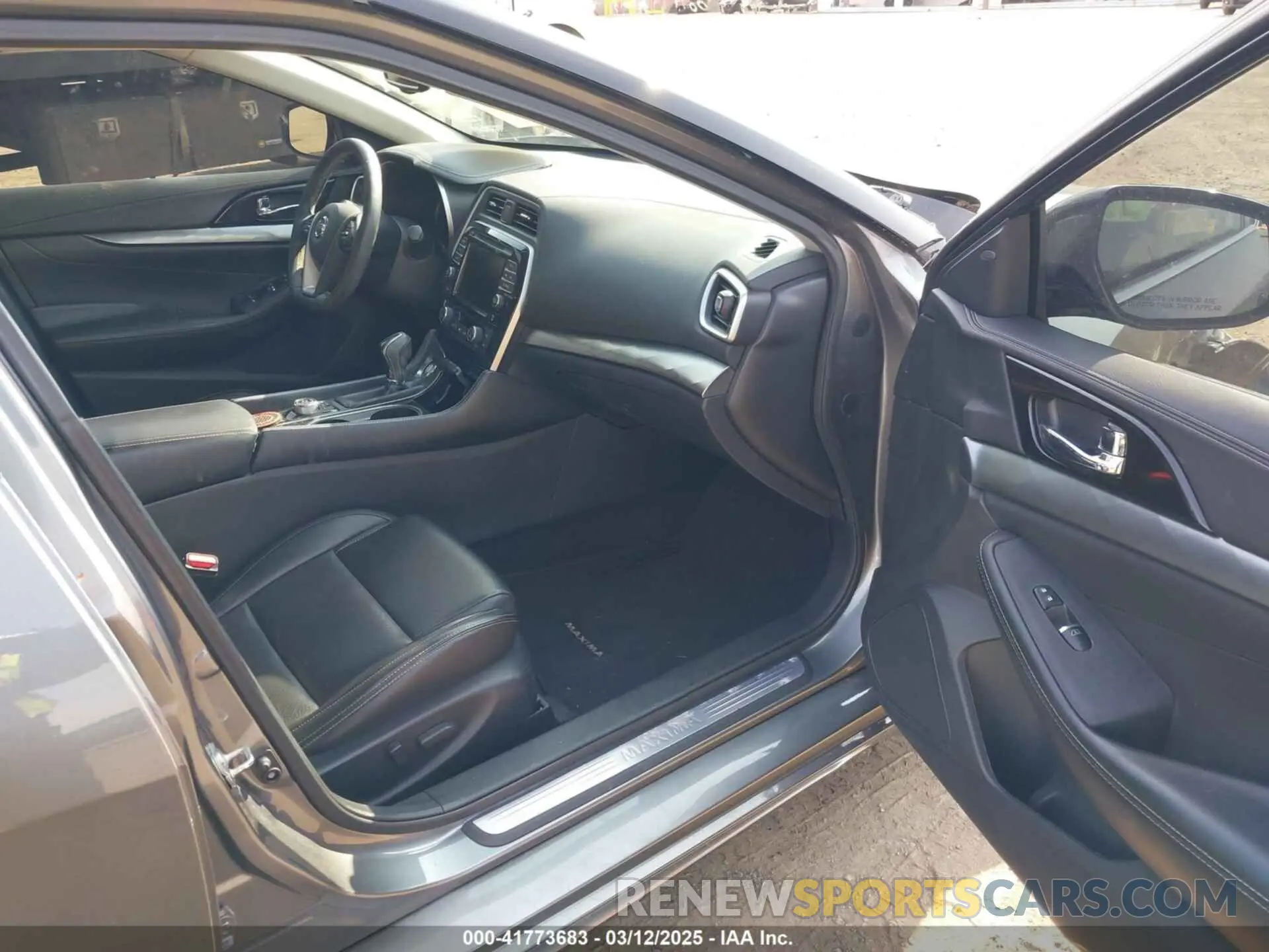 5 fotografías del automóvil dañado 1N4AA6AV3KC366766 NISSAN MAXIMA 2019