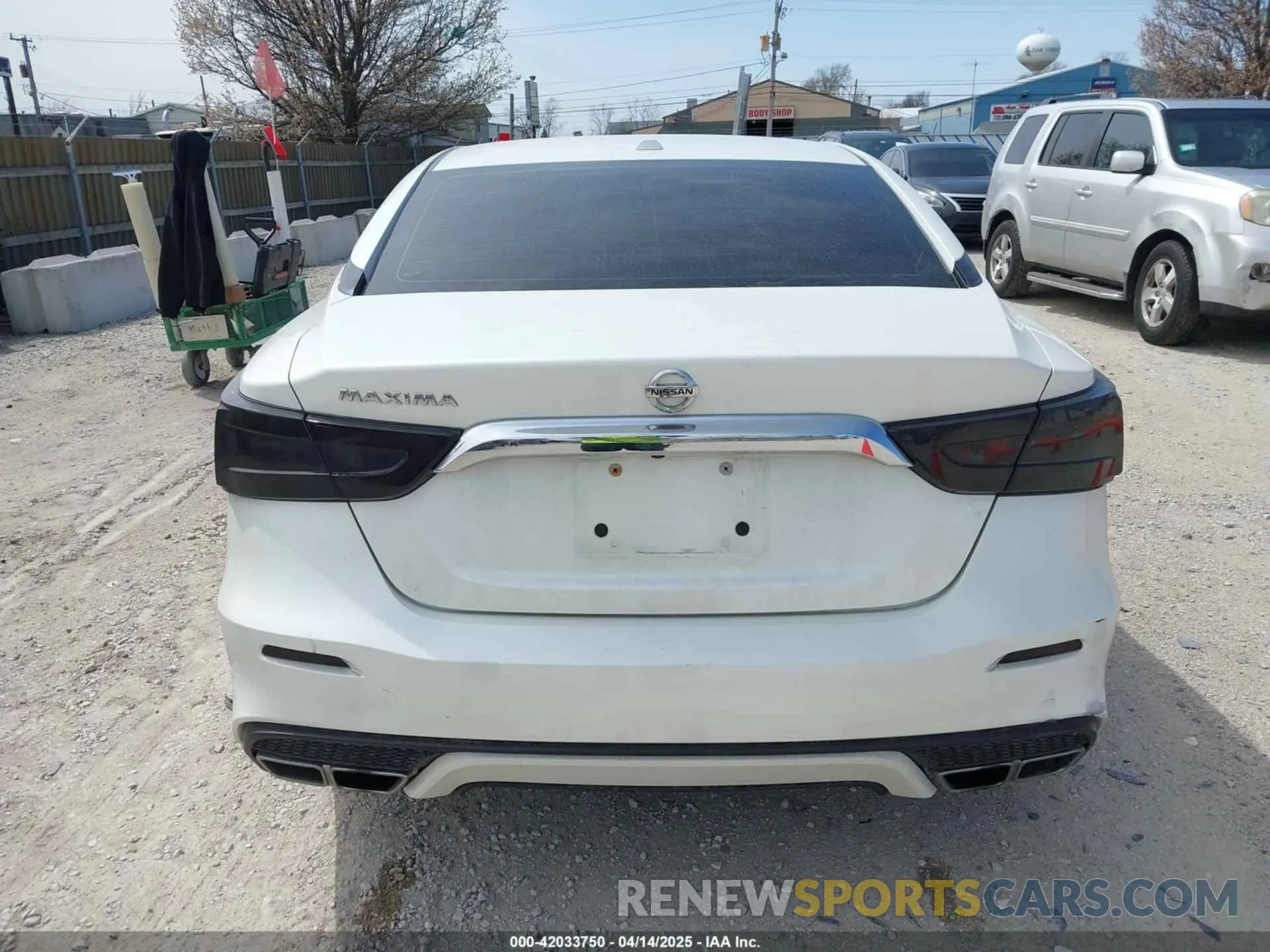 16 fotografías del automóvil dañado 1N4AA6AV5KC384217 NISSAN MAXIMA 2019