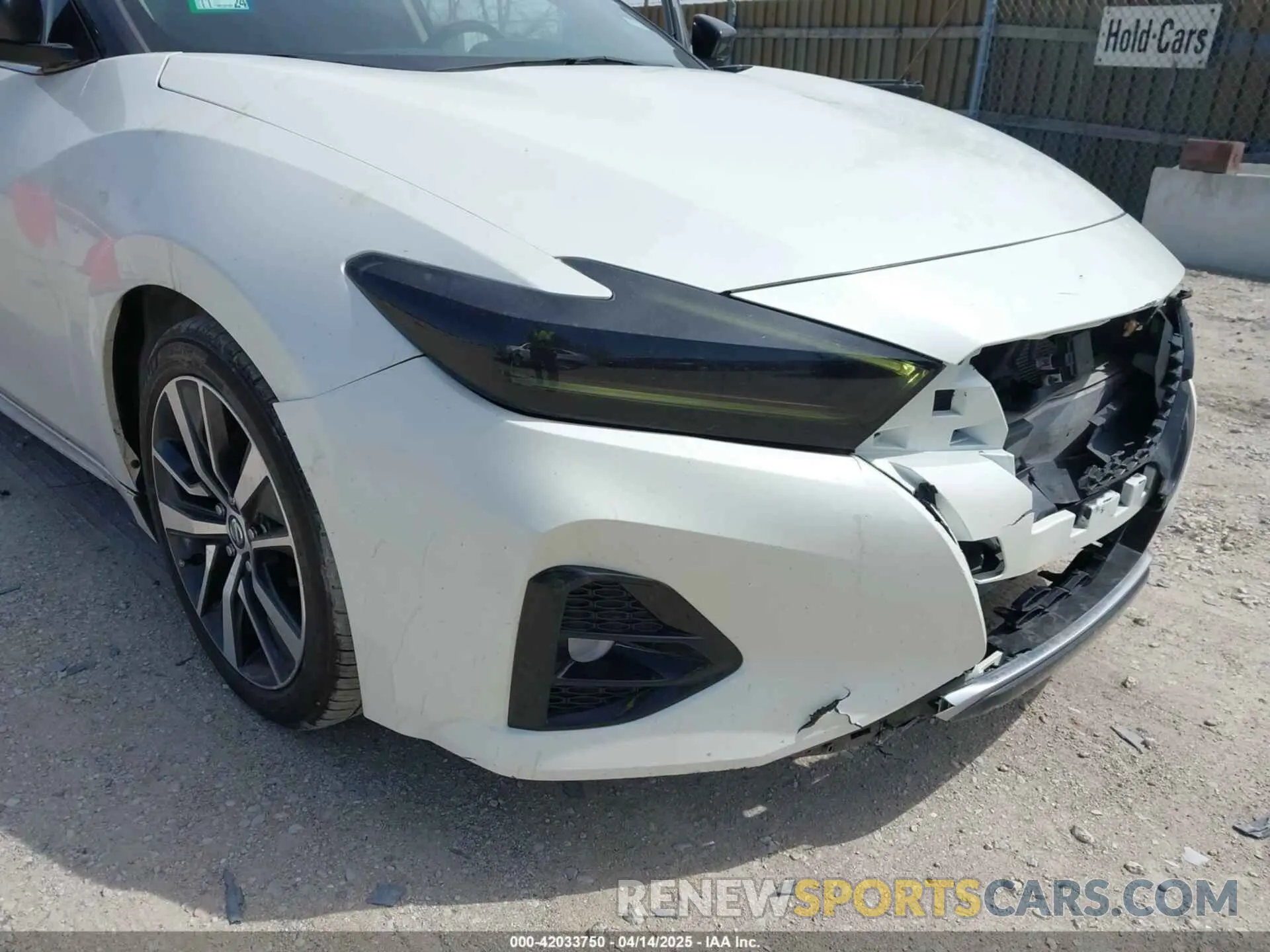 18 fotografías del automóvil dañado 1N4AA6AV5KC384217 NISSAN MAXIMA 2019