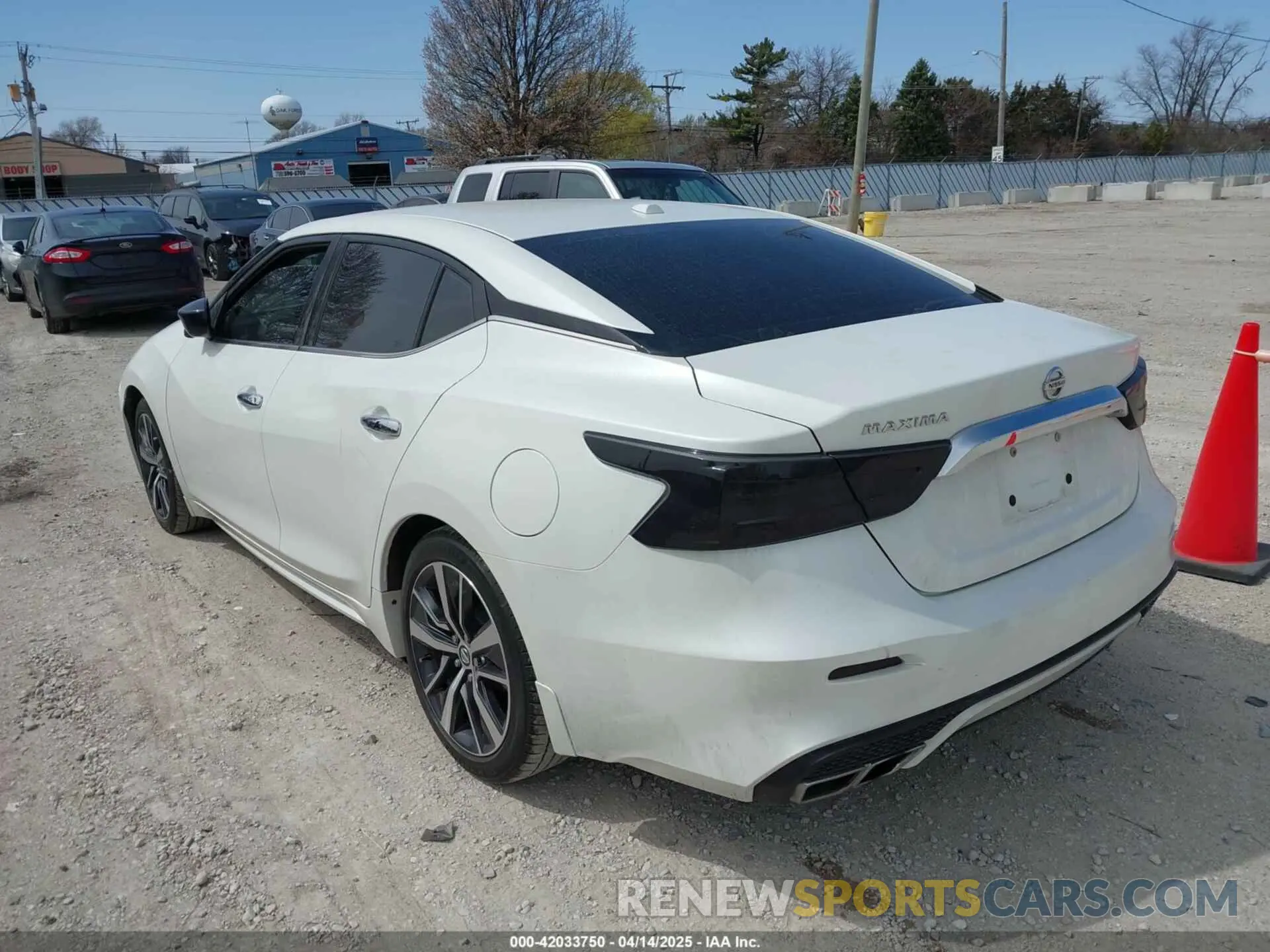 3 fotografías del automóvil dañado 1N4AA6AV5KC384217 NISSAN MAXIMA 2019