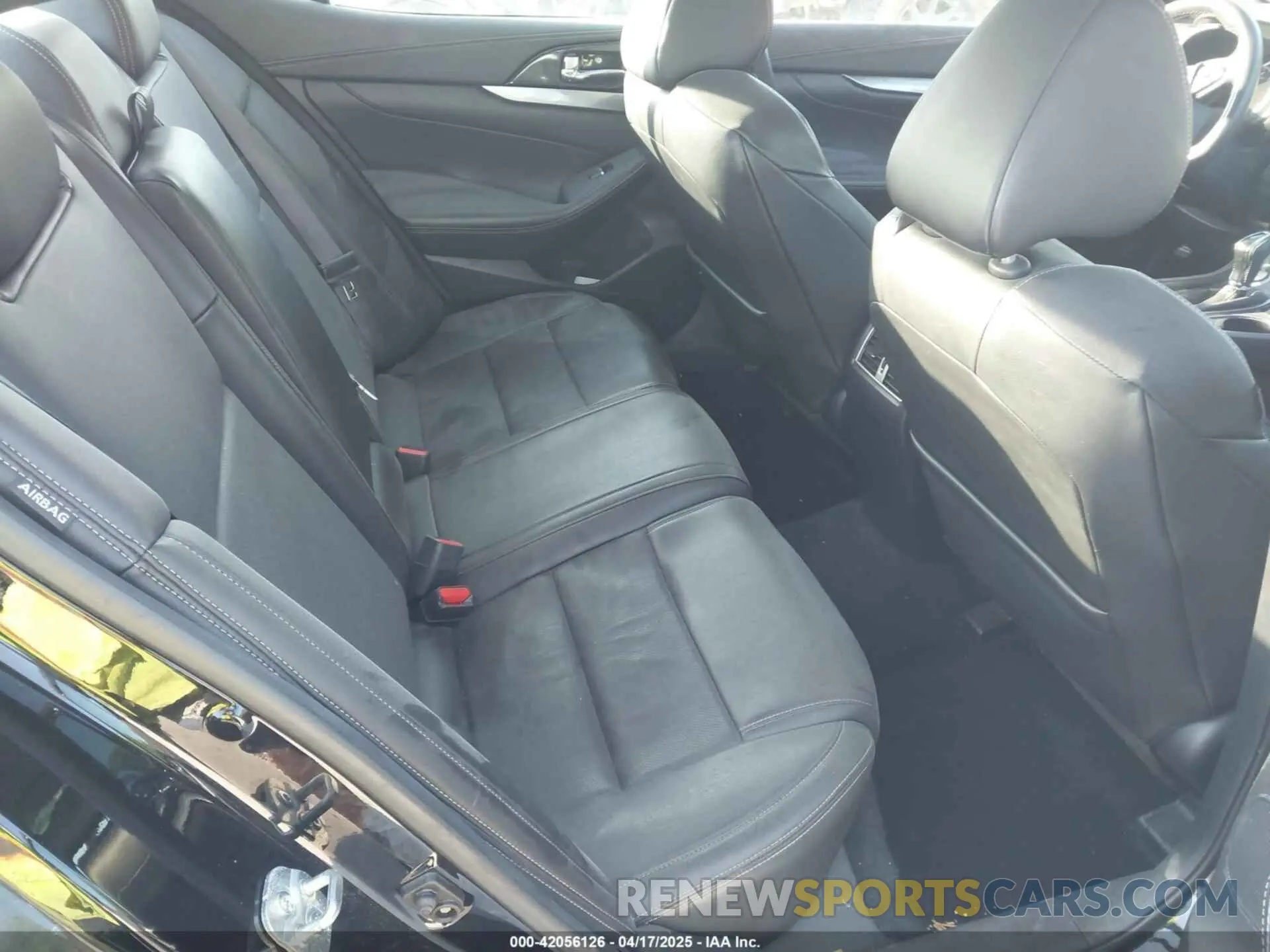8 fotografías del automóvil dañado 1N4AA6AV8KC376936 NISSAN MAXIMA 2019
