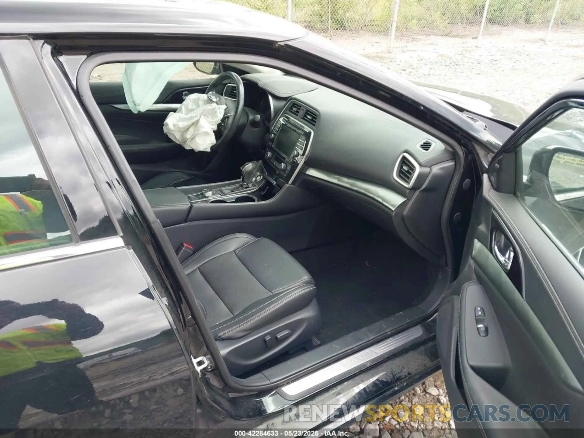 5 fotografías del automóvil dañado 1N4AA6AV9KC378078 NISSAN MAXIMA 2019
