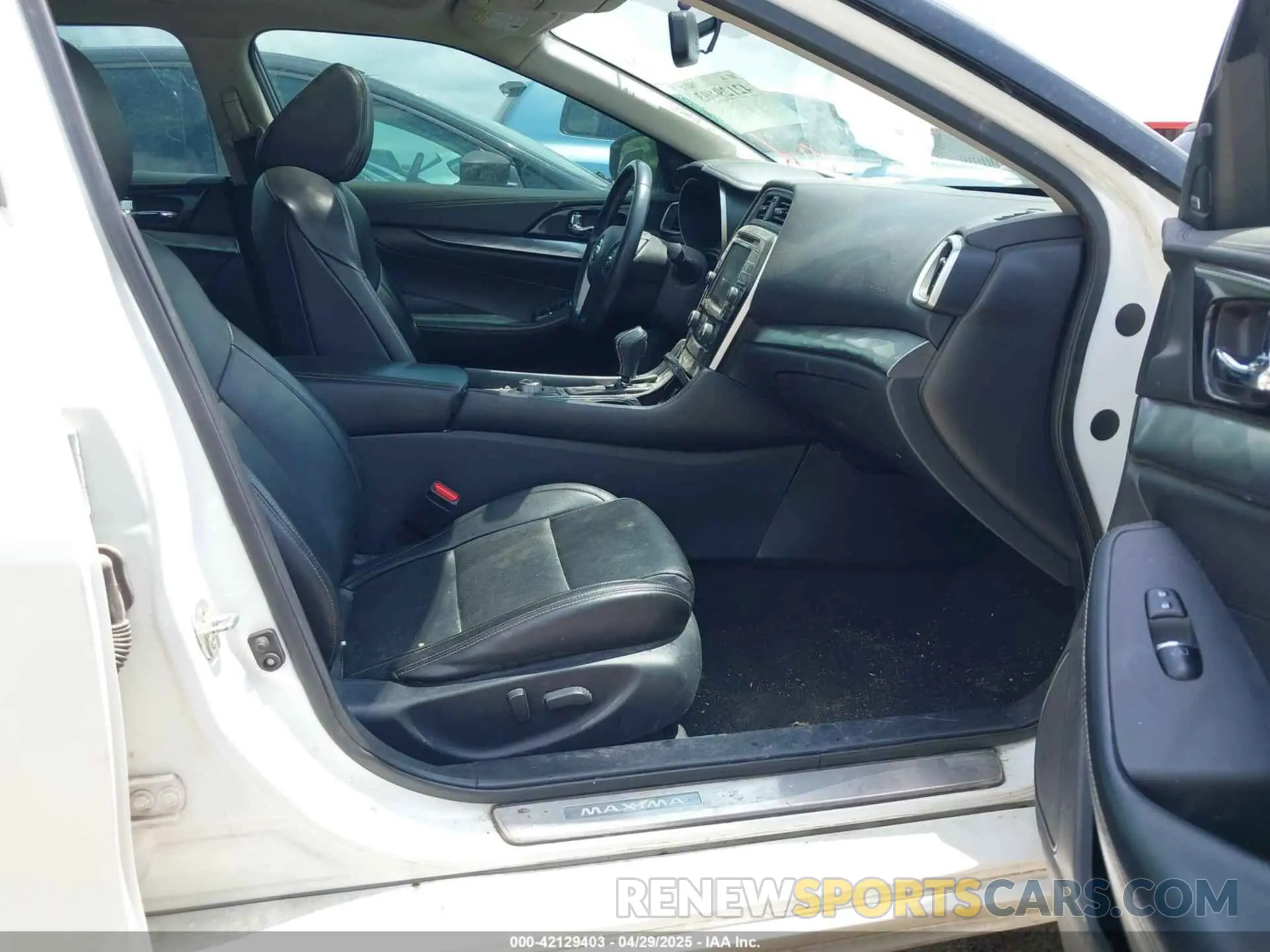 5 fotografías del automóvil dañado 1N4AA6AVXKC370667 NISSAN MAXIMA 2019