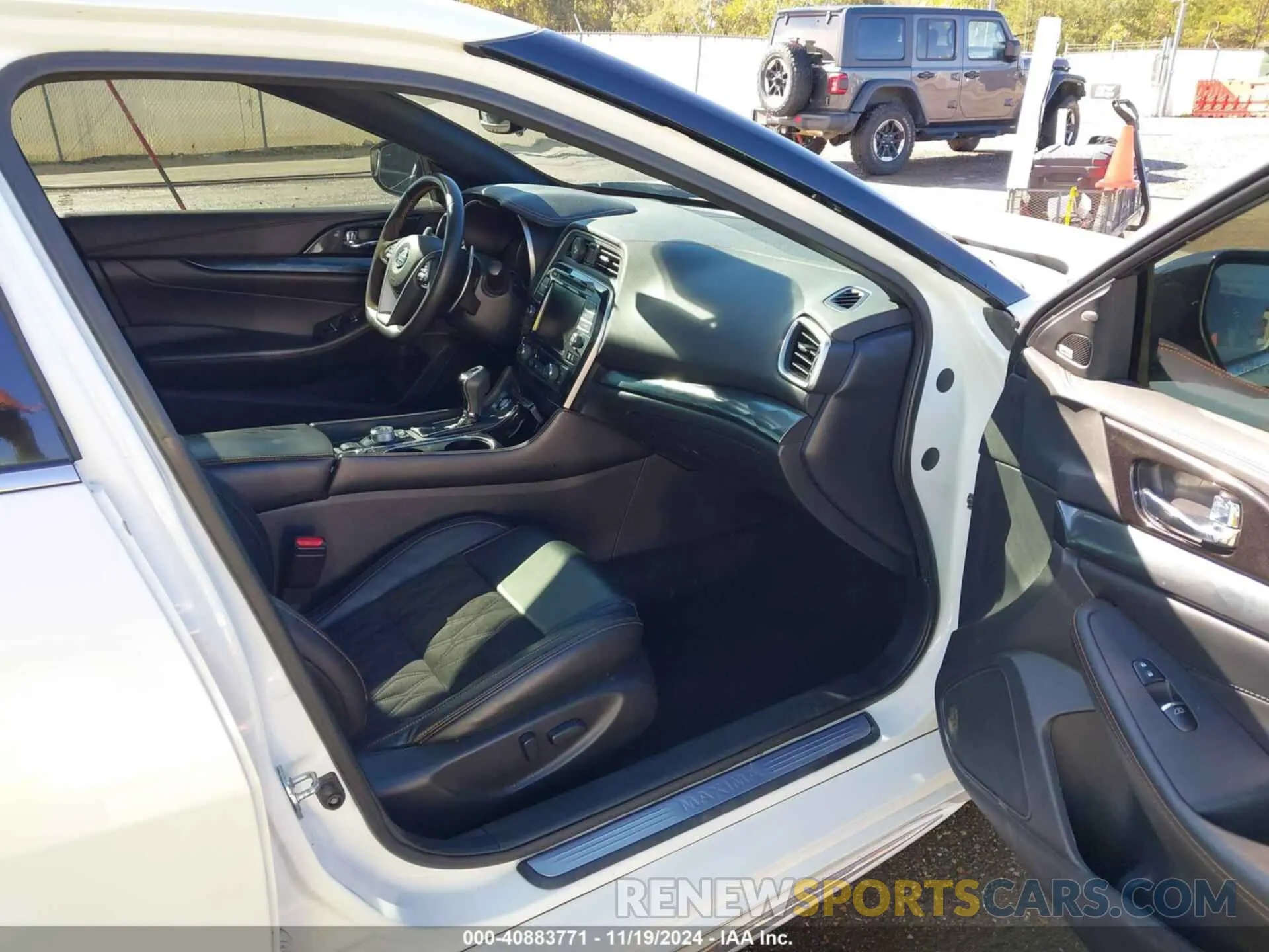 5 fotografías del automóvil dañado 1N4AA6AVXKC376971 NISSAN MAXIMA 2019