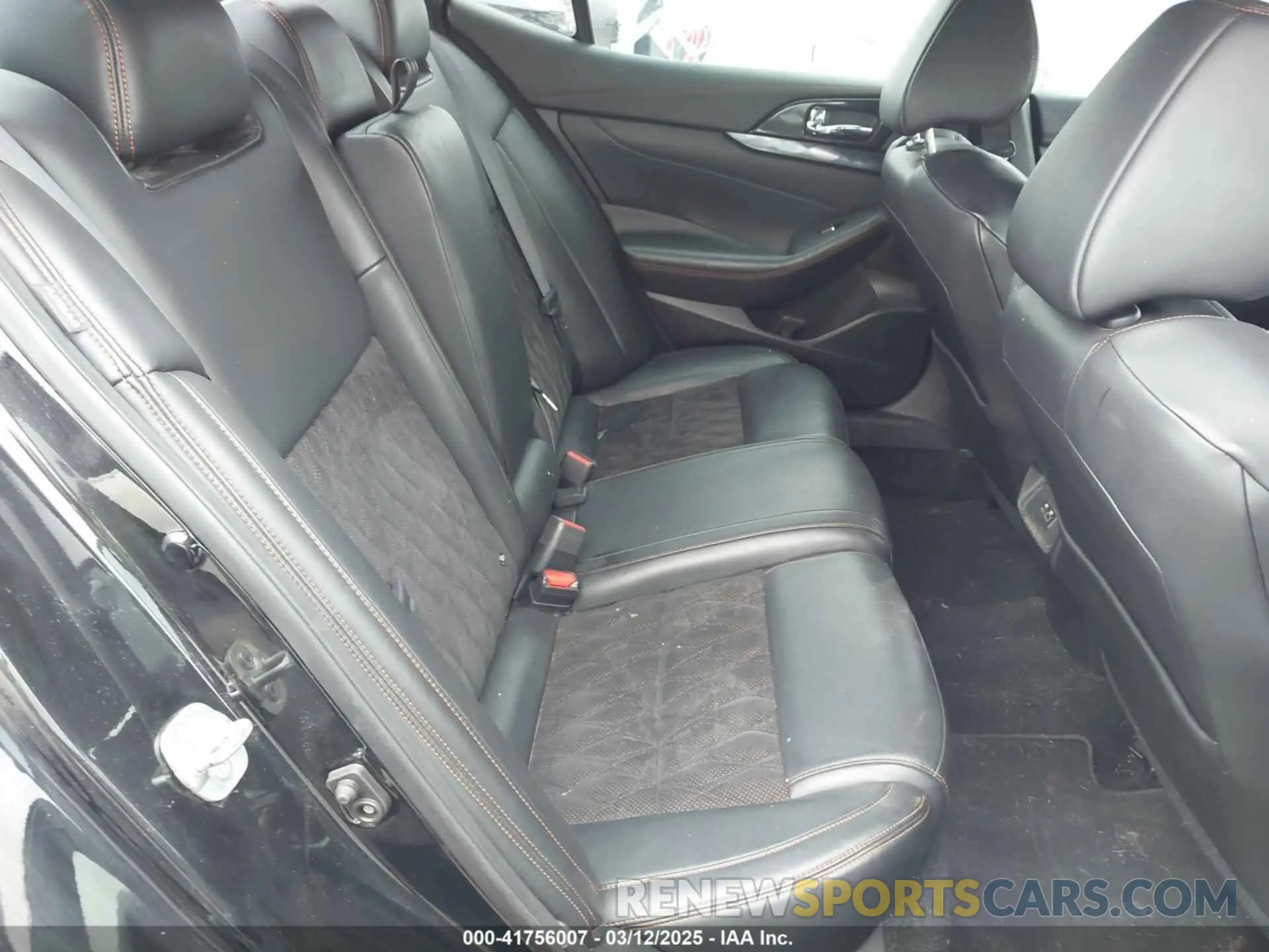 8 fotografías del automóvil dañado 1N4AA6AVXKC384259 NISSAN MAXIMA 2019