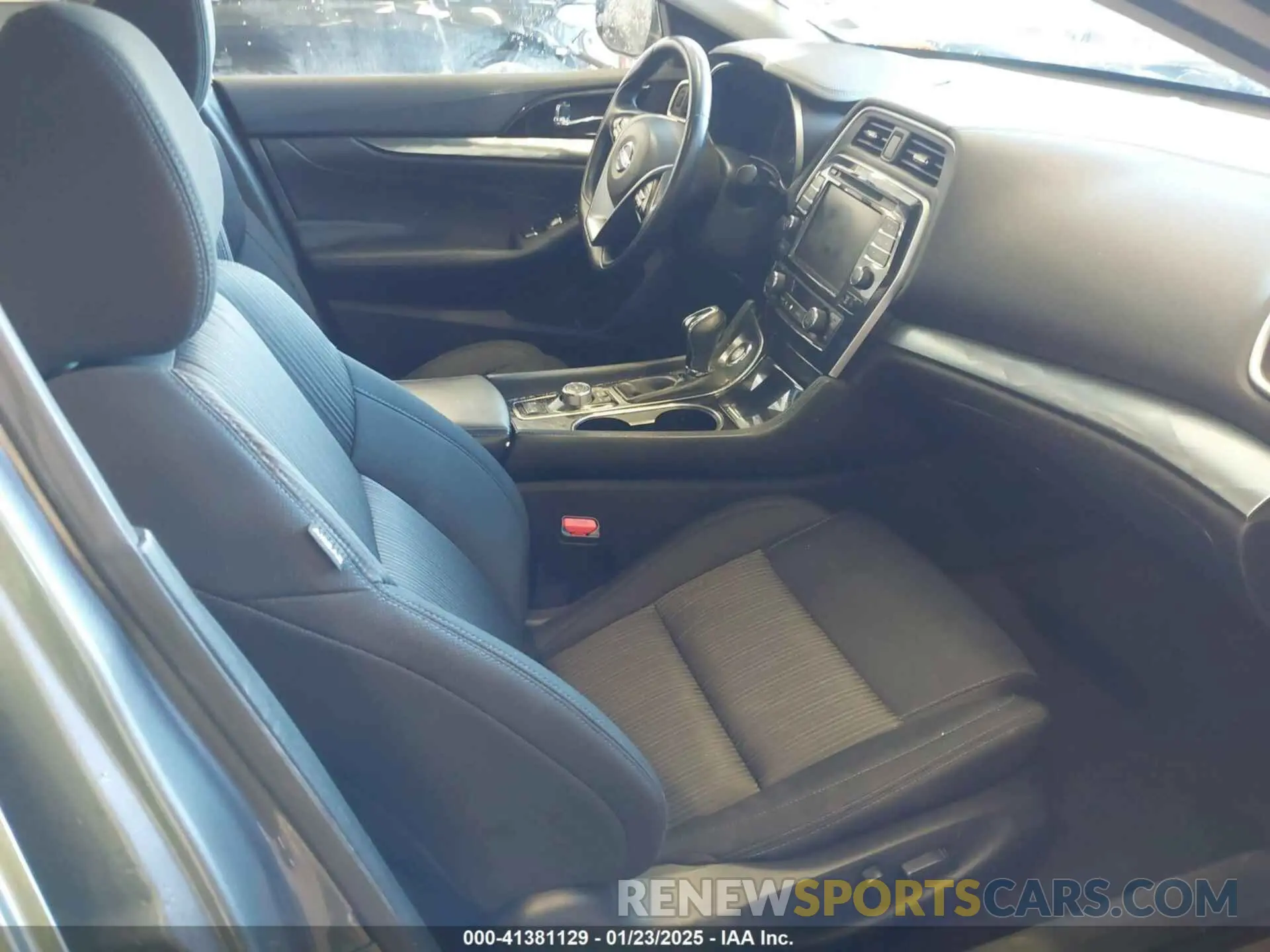 5 fotografías del automóvil dañado 1N4AA6BV1LC379905 NISSAN MAXIMA 2020