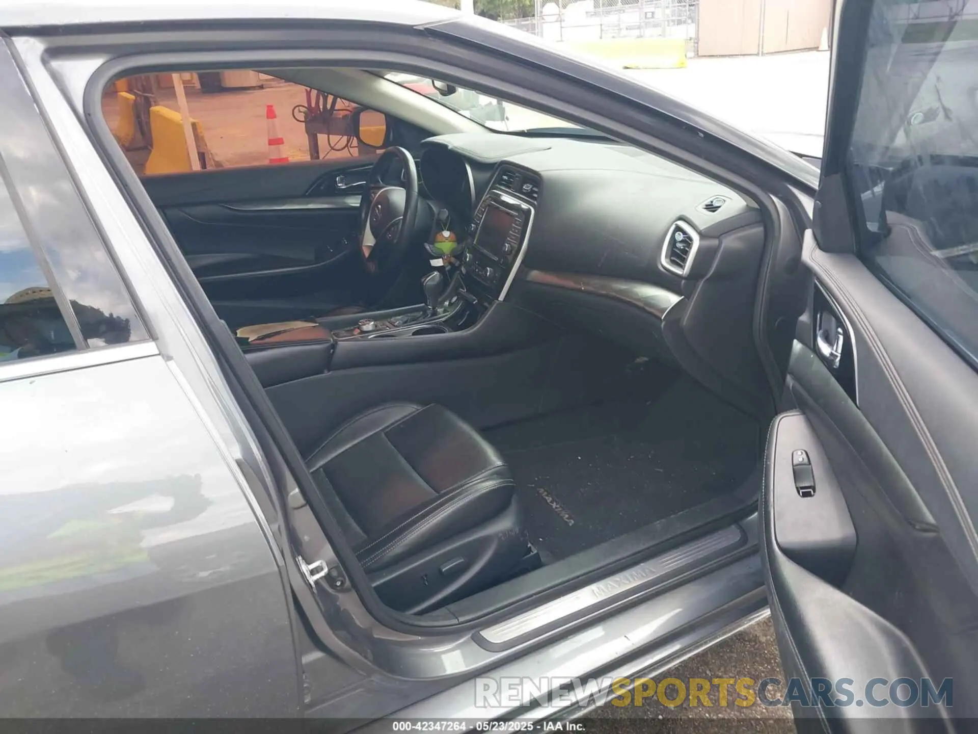 5 fotografías del automóvil dañado 1N4AA6CV6LC373659 NISSAN MAXIMA 2020